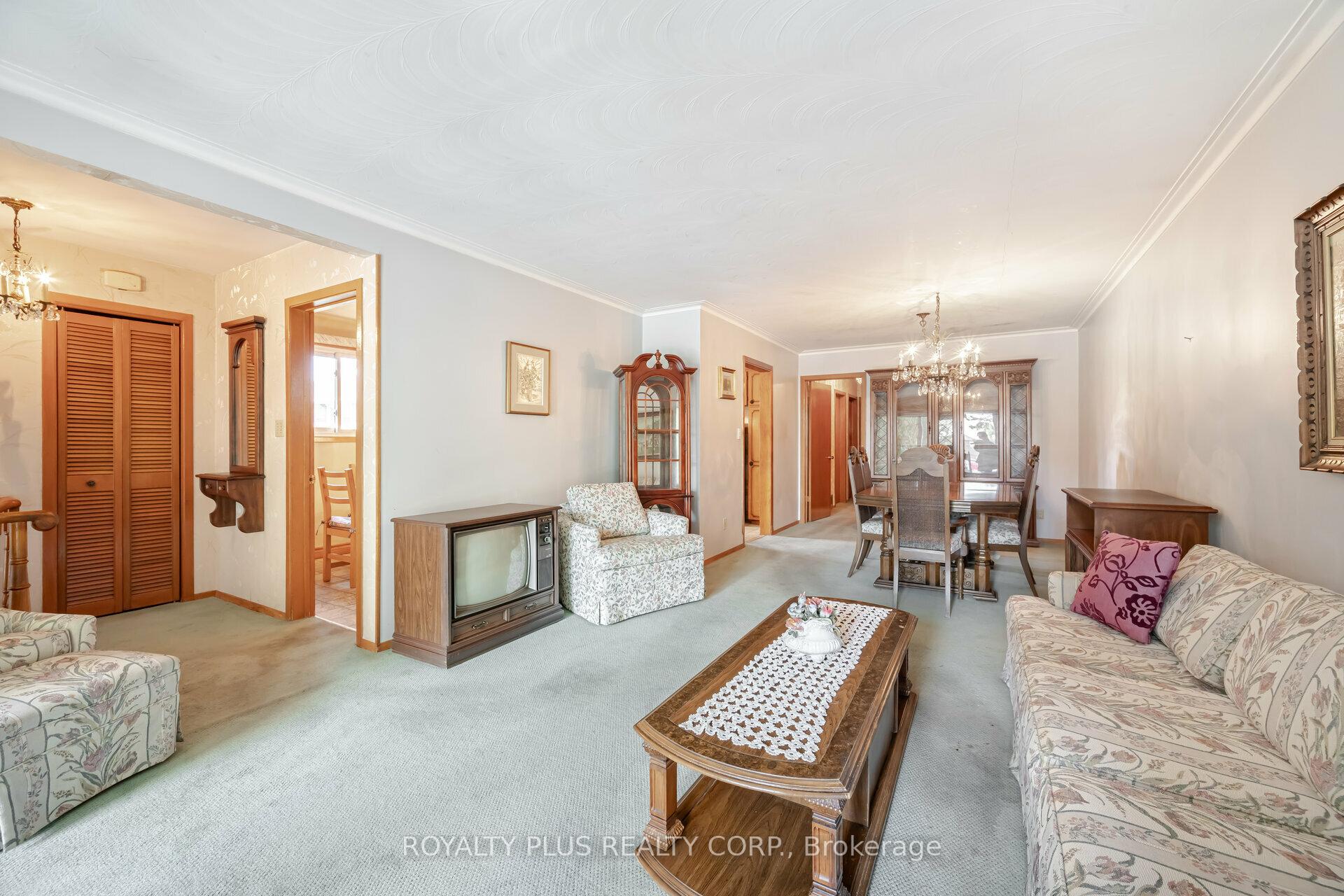 234 Grandravine Dr N, Toronto, ON M3N1H9 | 3 Bedroom 2 Bathroom Semi-Detached House | Image 9