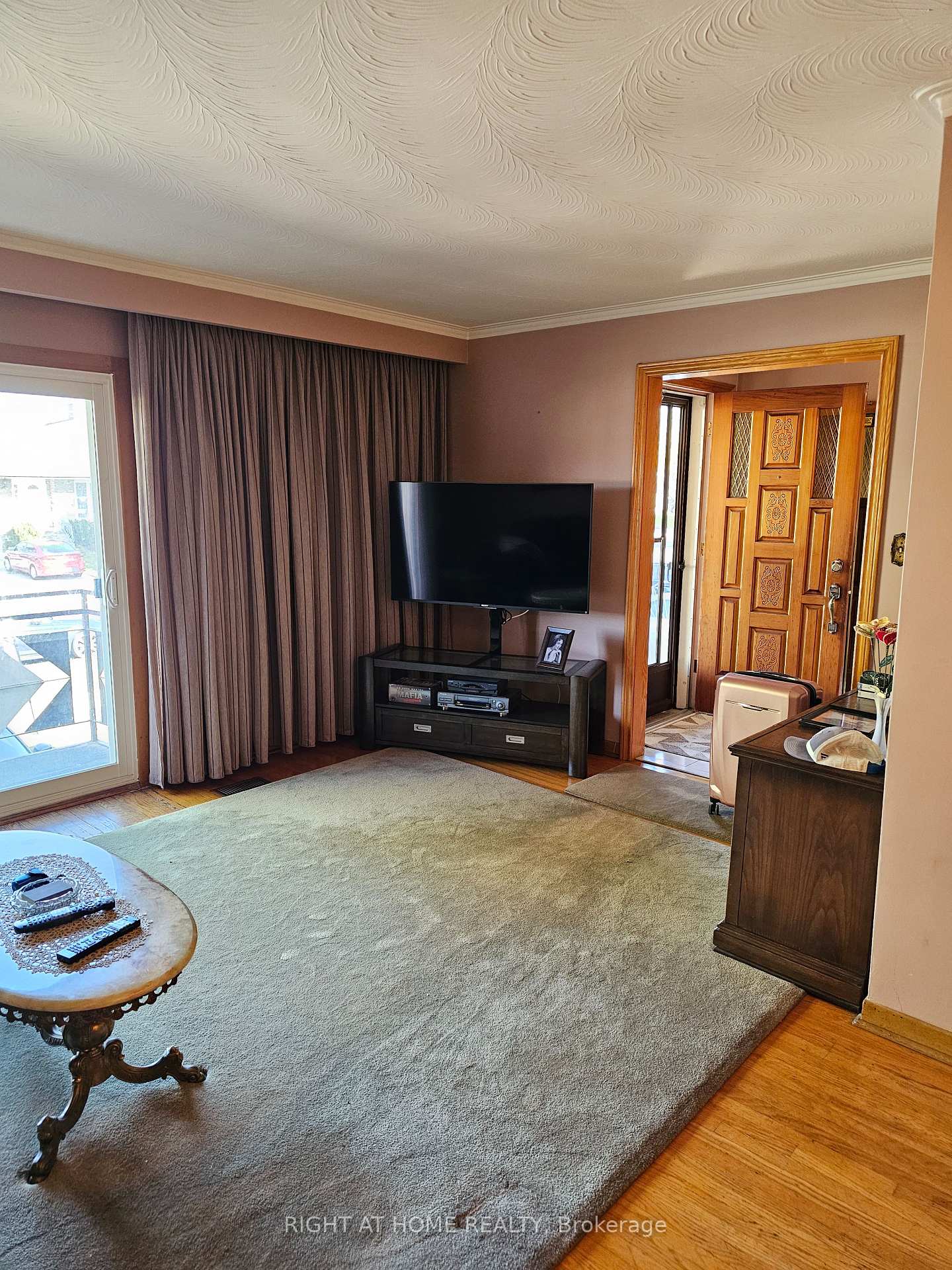 97 VICTORY Dr, Toronto, ON M3M2J9 | 3 Bedroom 2 Bathroom Semi-Detached House | Image 4