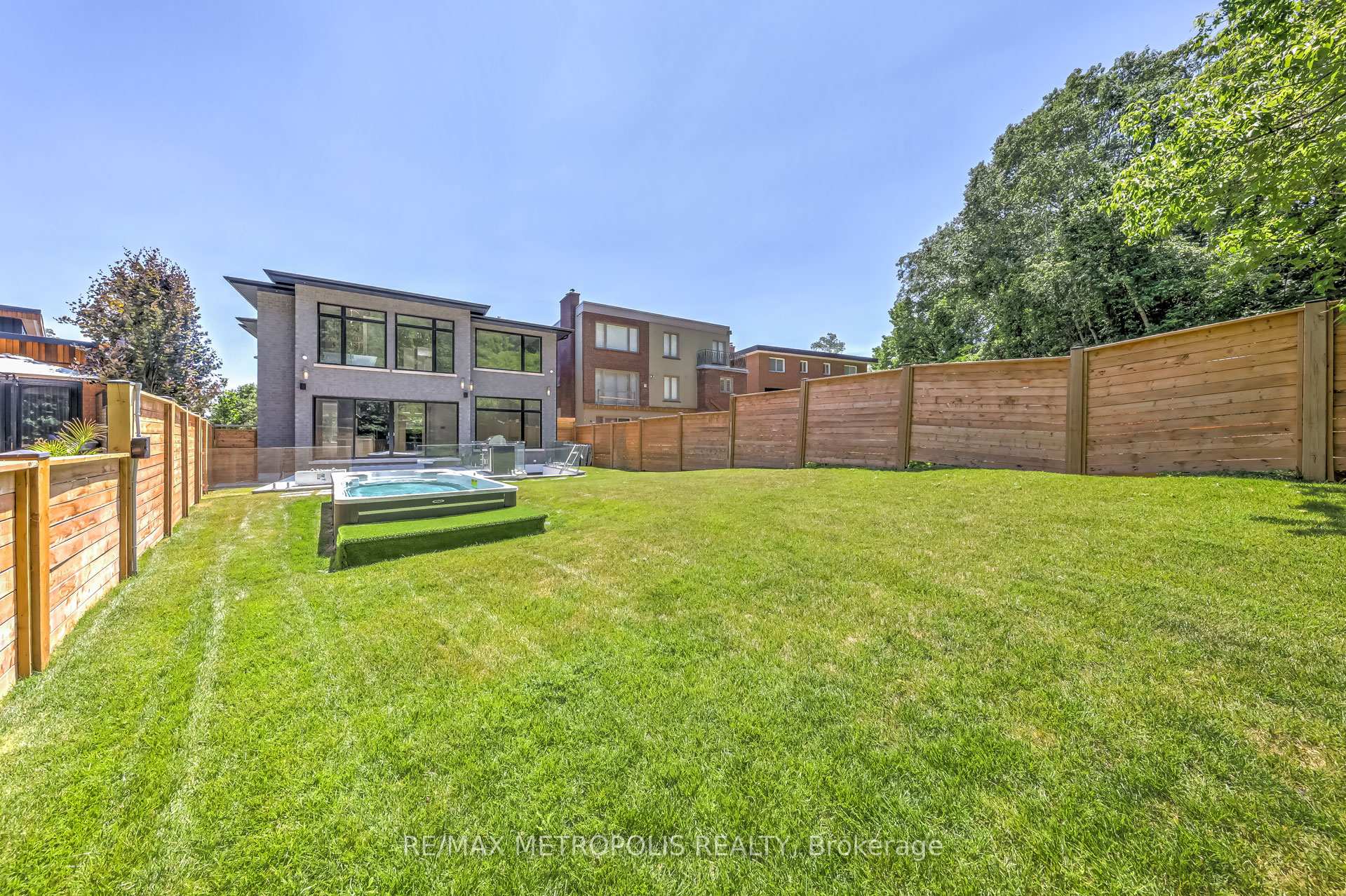 12 Bearwood Dr, Toronto, ON M9A4G4 | 4 Bedroom 7 Bathroom Detached House | Image 31