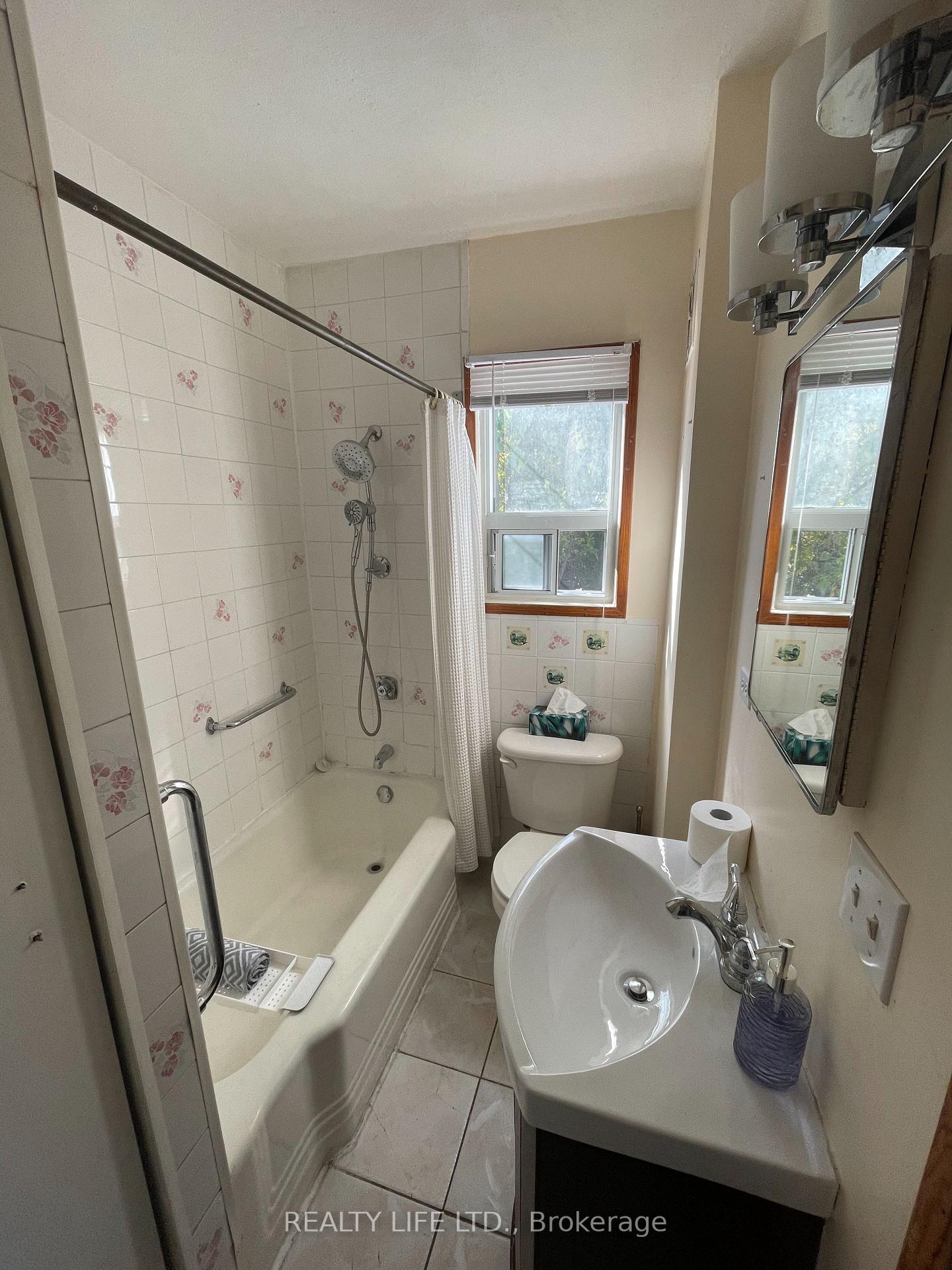 44 Twentieth St, Toronto, ON M8V3L6 | 2 Bedroom 2 Bathroom Detached House | Image 11