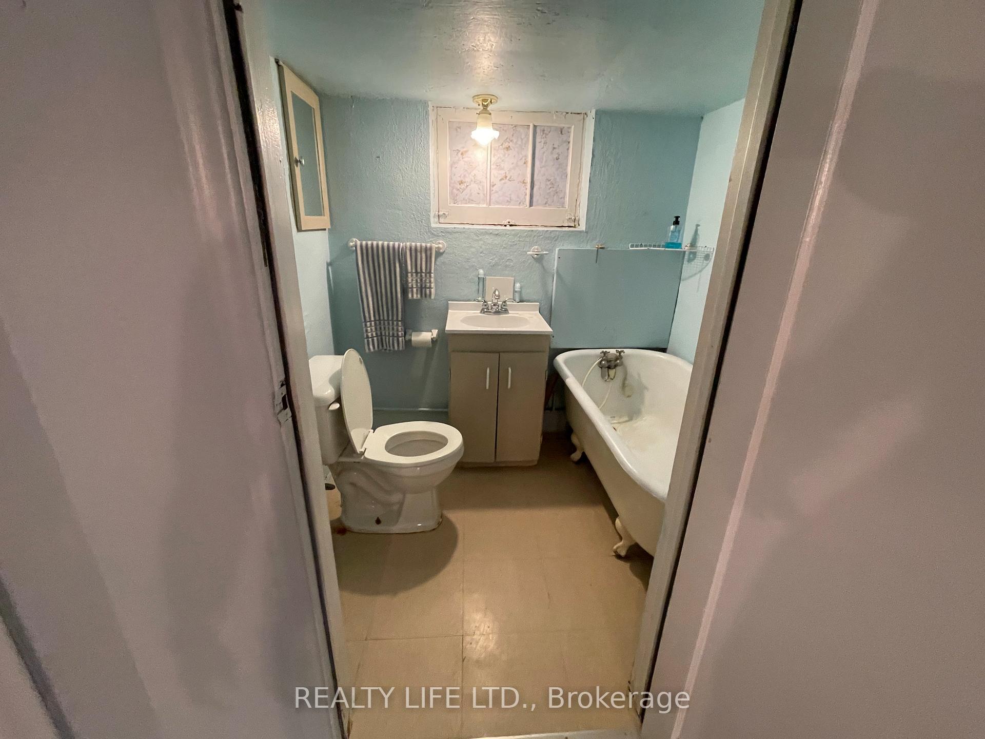 44 Twentieth St, Toronto, ON M8V3L6 | 2 Bedroom 2 Bathroom Detached House | Image 15