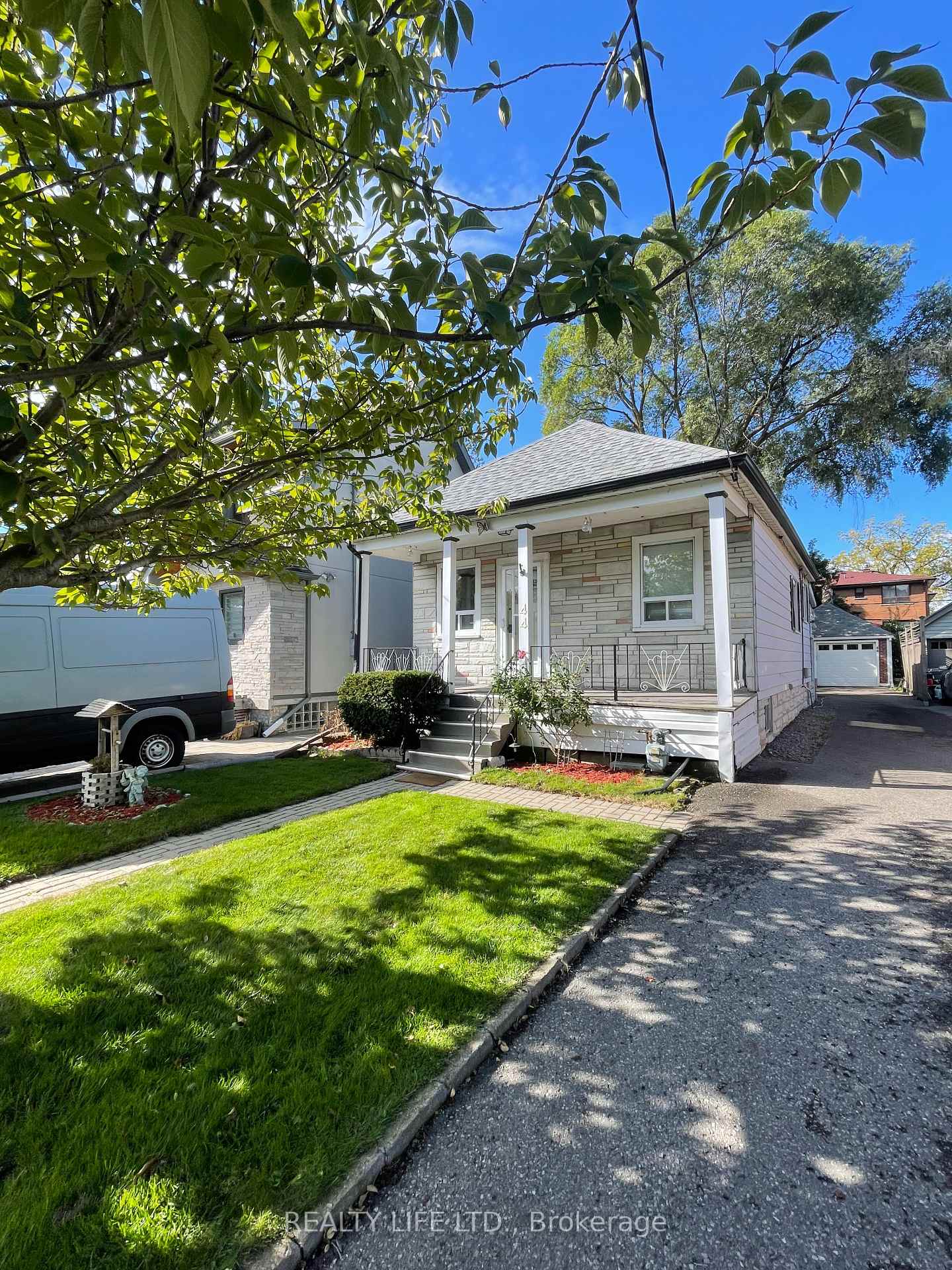 44 Twentieth St, Toronto, ON M8V3L6 | 2 Bedroom 2 Bathroom Detached House | Image 2