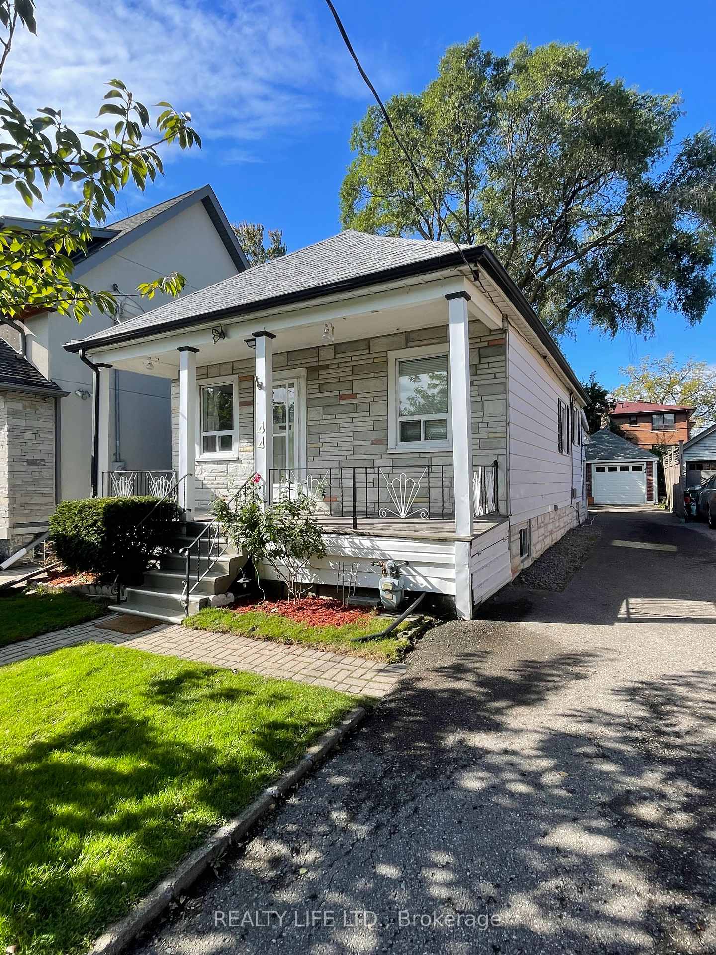 44 Twentieth St, Toronto, ON M8V3L6 | 2 Bedroom 2 Bathroom Detached House | Image 3