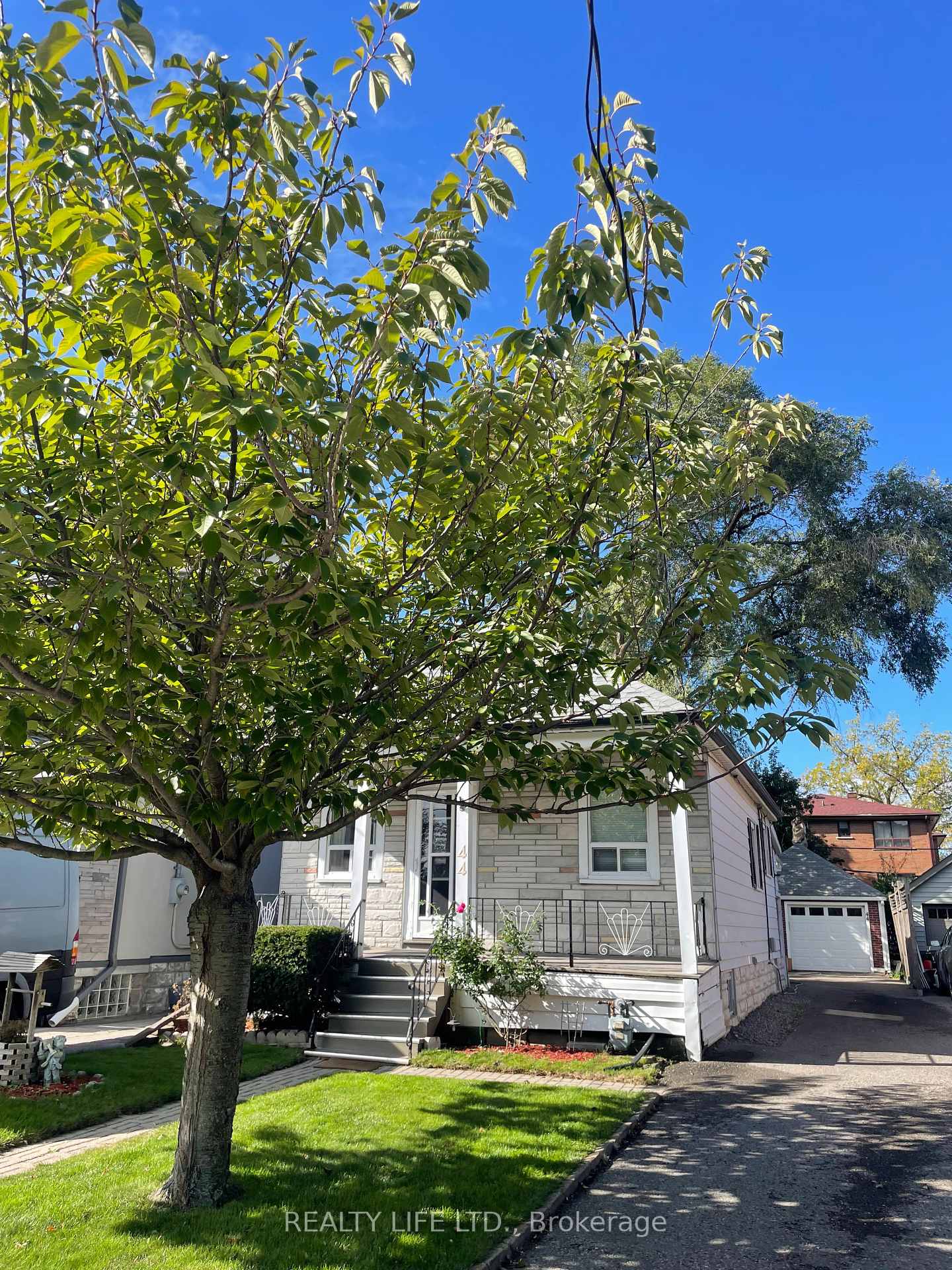 44 Twentieth St, Toronto, ON M8V3L6 | 2 Bedroom 2 Bathroom Detached House | Image 34