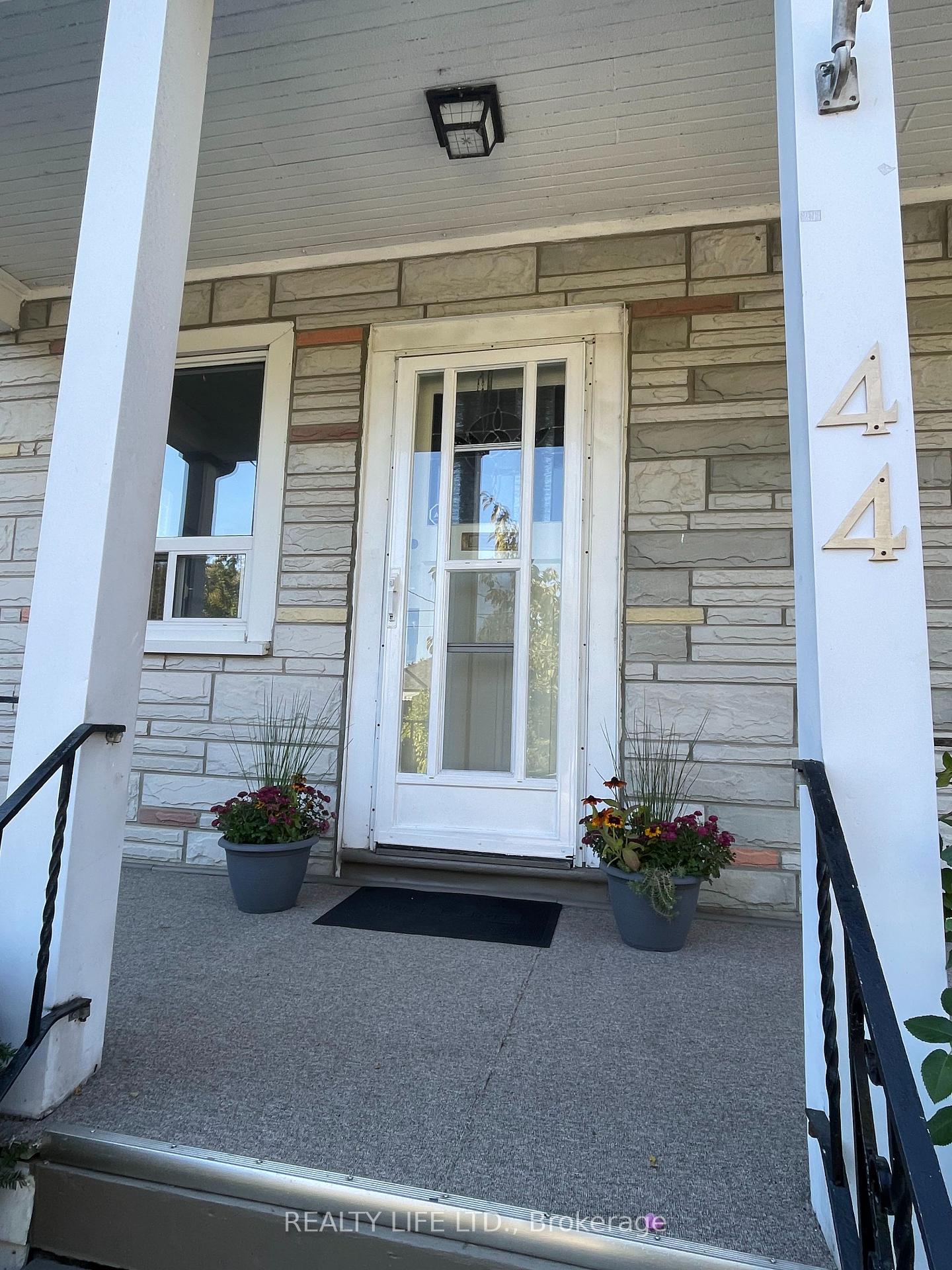 44 Twentieth St, Toronto, ON M8V3L6 | 2 Bedroom 2 Bathroom Detached House | Image 4