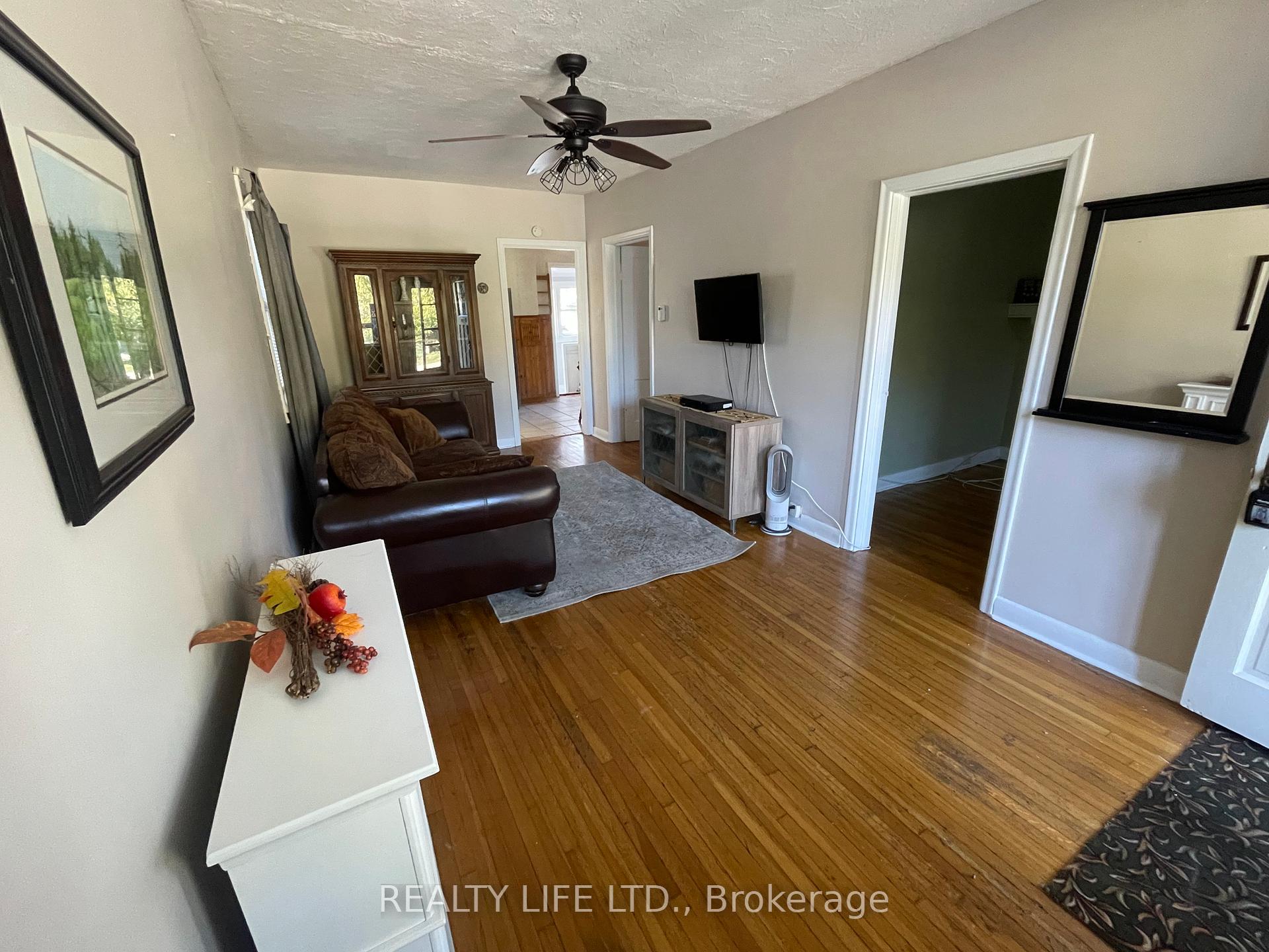 44 Twentieth St, Toronto, ON M8V3L6 | 2 Bedroom 2 Bathroom Detached House | Image 5