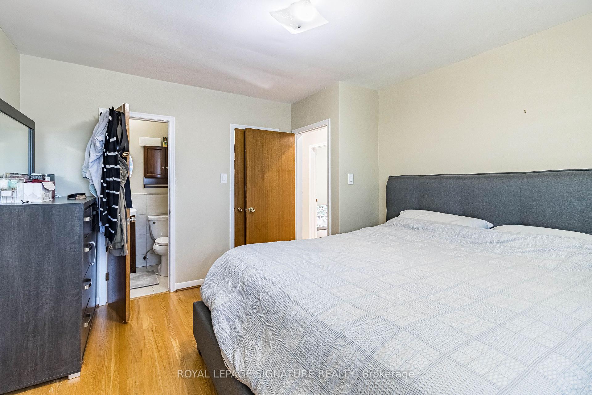 66 Arleta Ave, Toronto, ON M3L2E7 | 3 Bedroom 3 Bathroom Semi-Detached House | Image 11