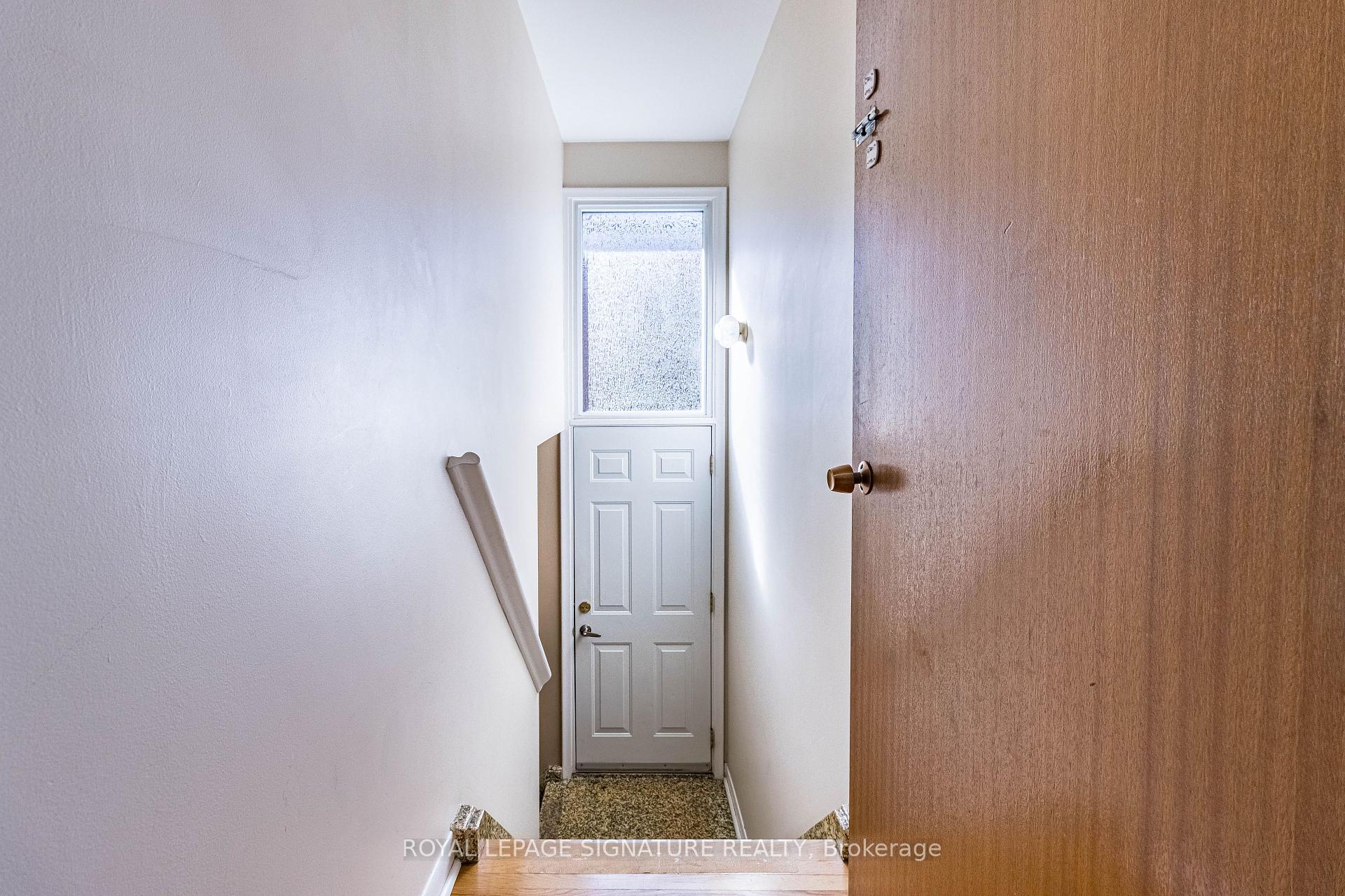 66 Arleta Ave, Toronto, ON M3L2E7 | 3 Bedroom 3 Bathroom Semi-Detached House | Image 16