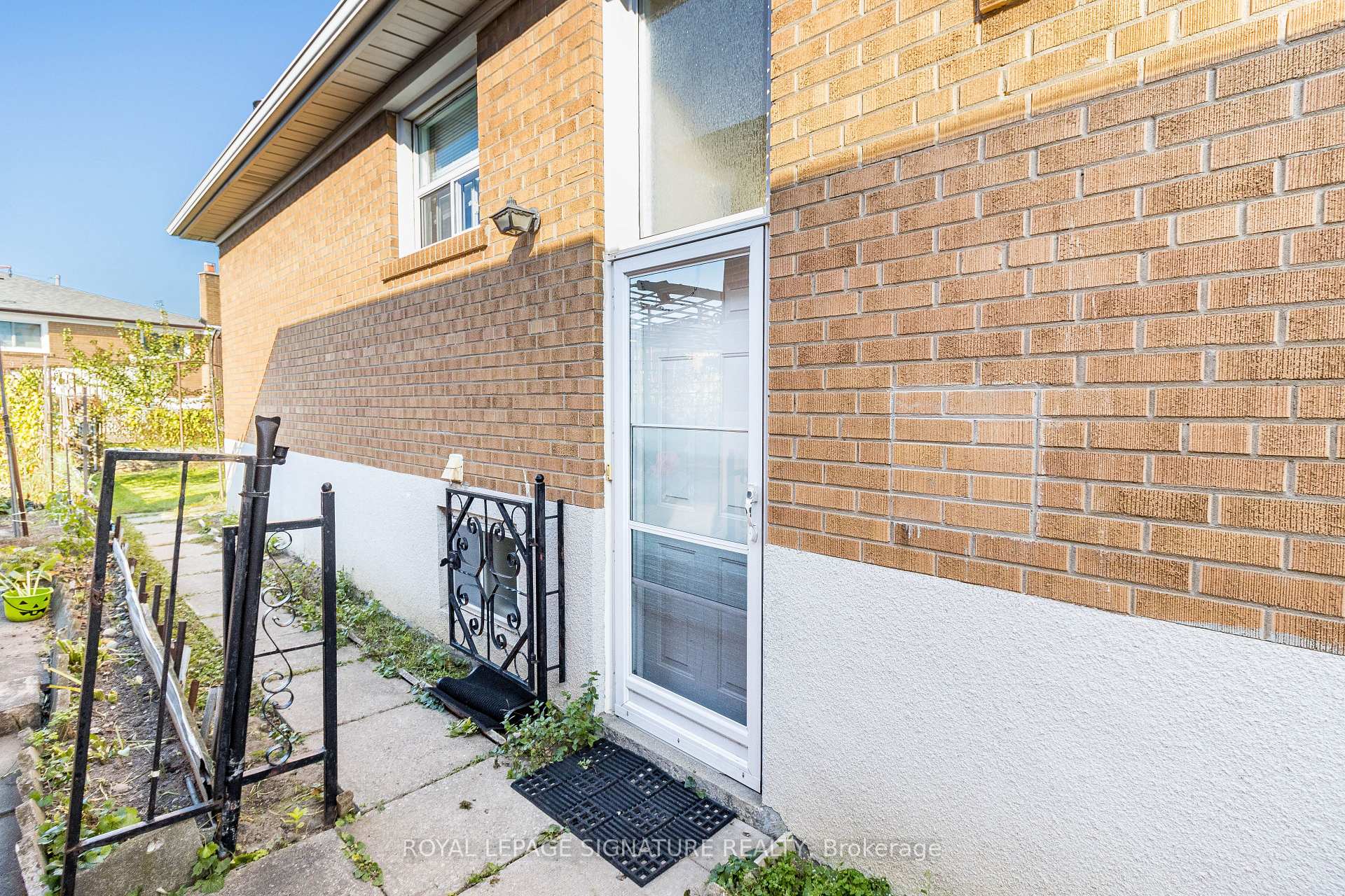 66 Arleta Ave, Toronto, ON M3L2E7 | 3 Bedroom 3 Bathroom Semi-Detached House | Image 25
