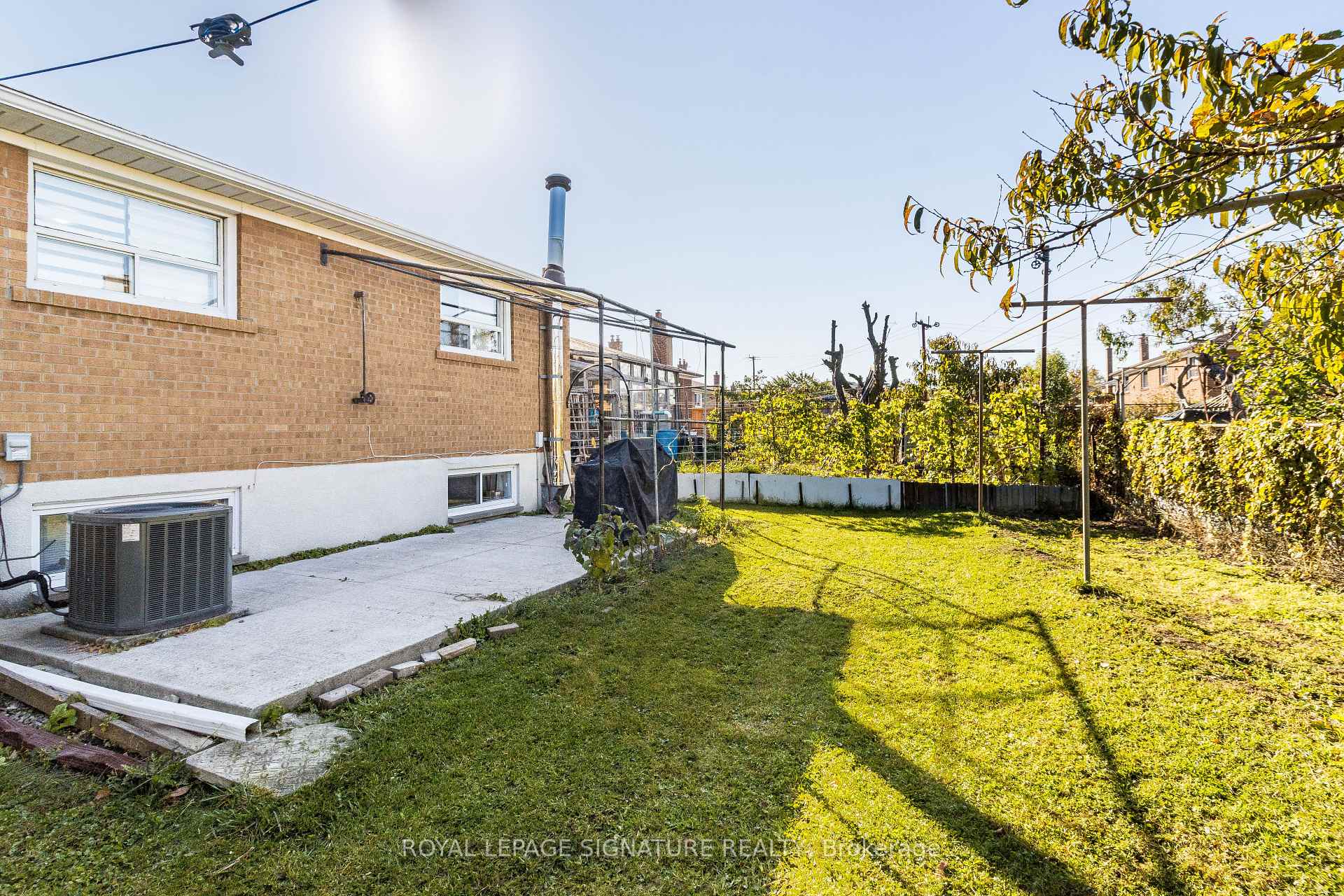 66 Arleta Ave, Toronto, ON M3L2E7 | 3 Bedroom 3 Bathroom Semi-Detached House | Image 27