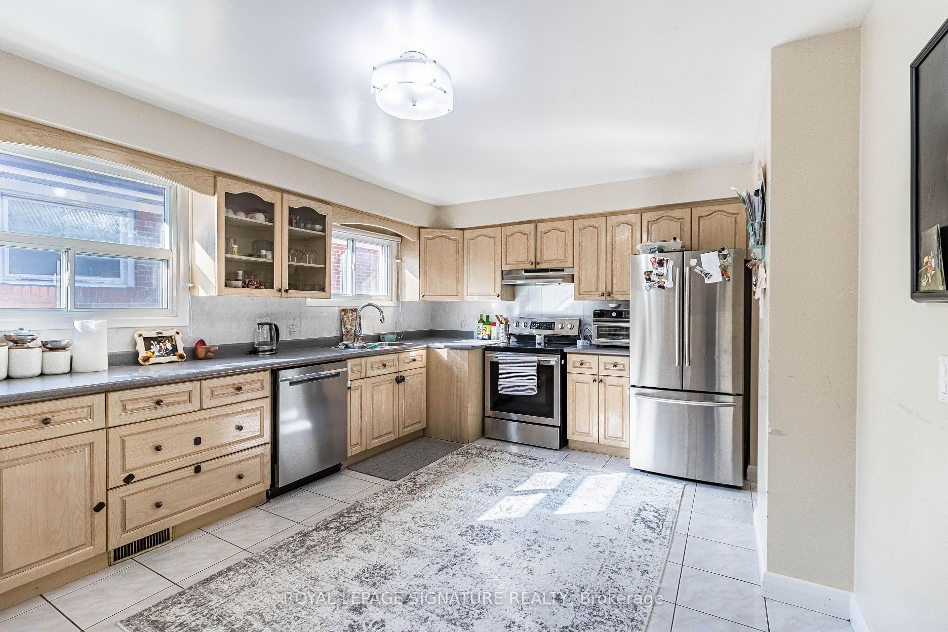 66 Arleta Ave, Toronto, ON M3L2E7 | 3 Bedroom 3 Bathroom Semi-Detached House | Image 3