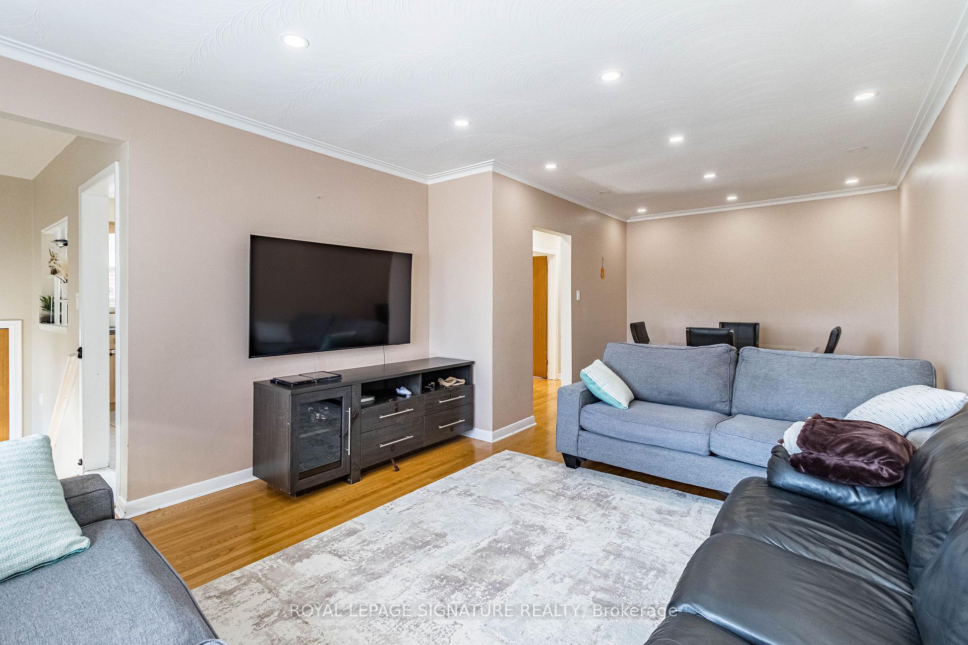 66 Arleta Ave, Toronto, ON M3L2E7 | 3 Bedroom 3 Bathroom Semi-Detached House | Image 5