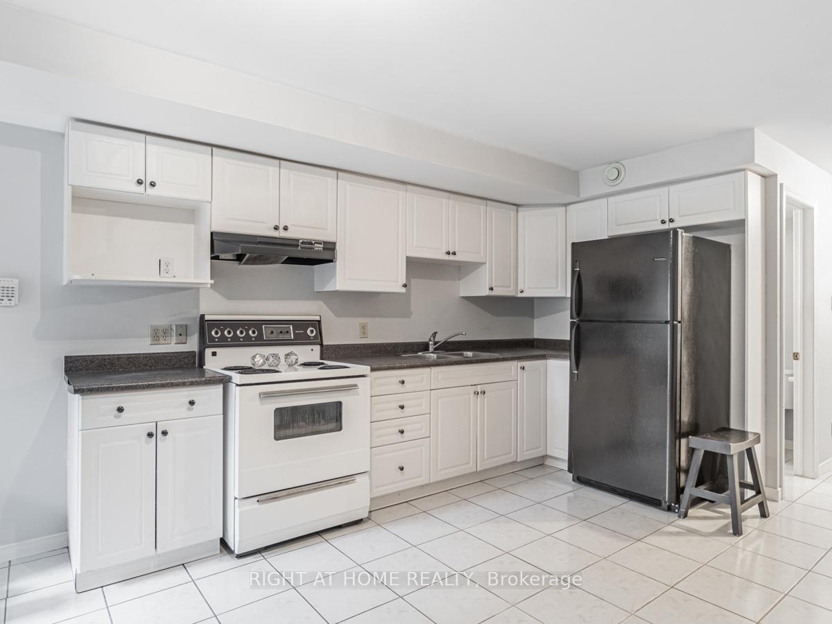 45 Rutland St, Toronto, ON M6N5G1 | 3 Bedroom 3 Bathroom Semi-Detached House | Image 28