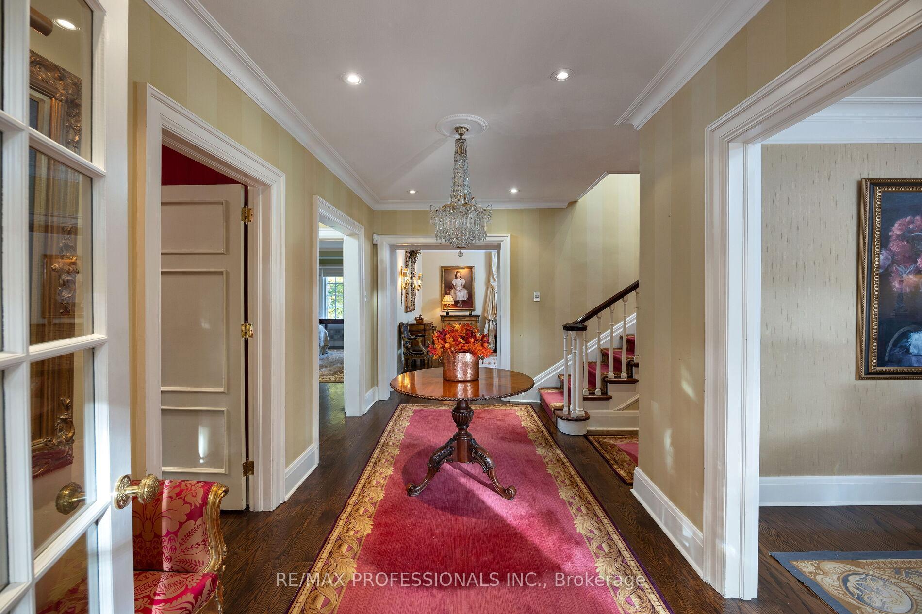 11 Kingsway Cres, Toronto, ON M8X2P9 | 5 Bedroom 7 Bathroom Detached House | Image 10