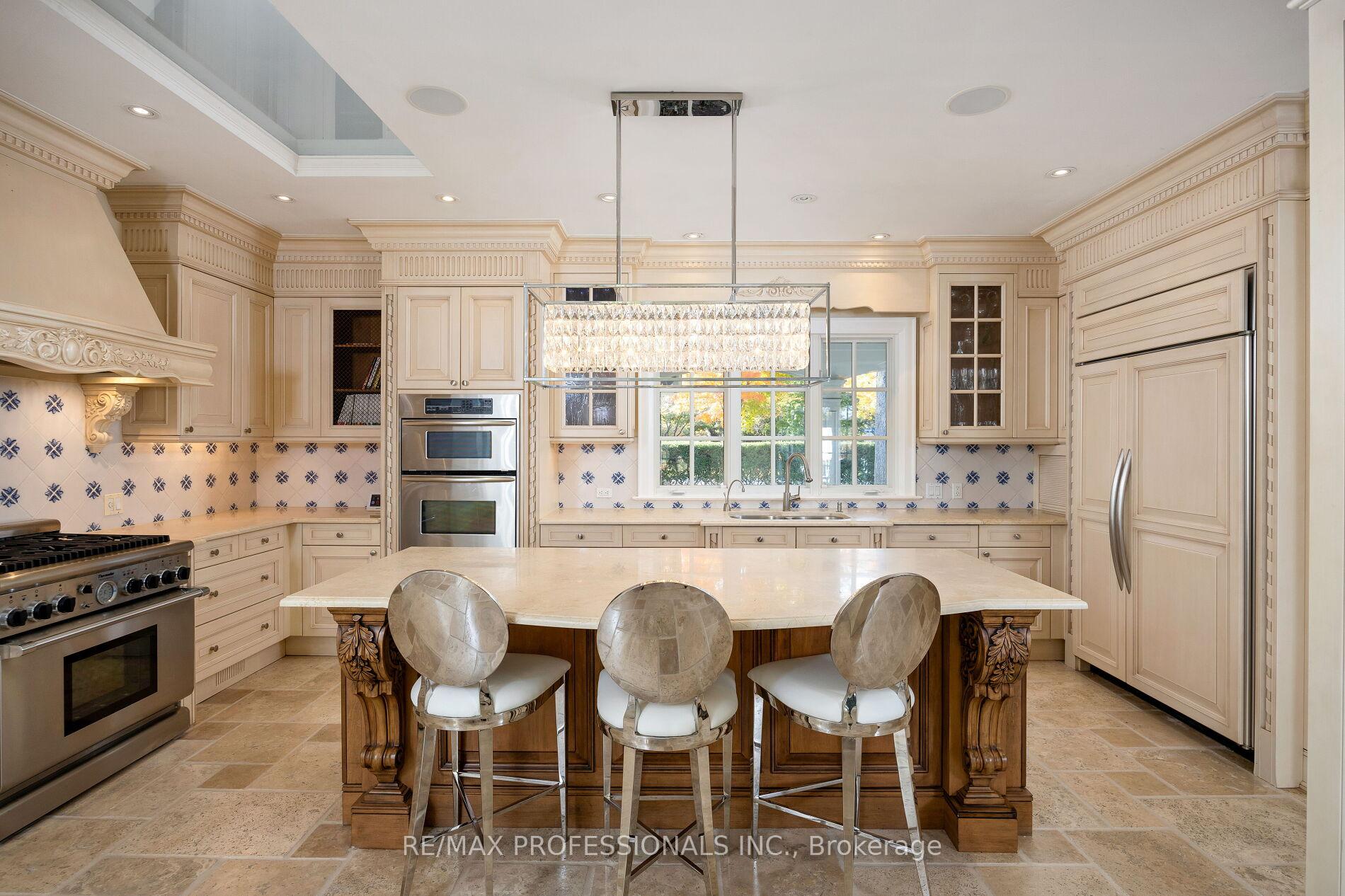 11 Kingsway Cres, Toronto, ON M8X2P9 | 5 Bedroom 7 Bathroom Detached House | Image 13