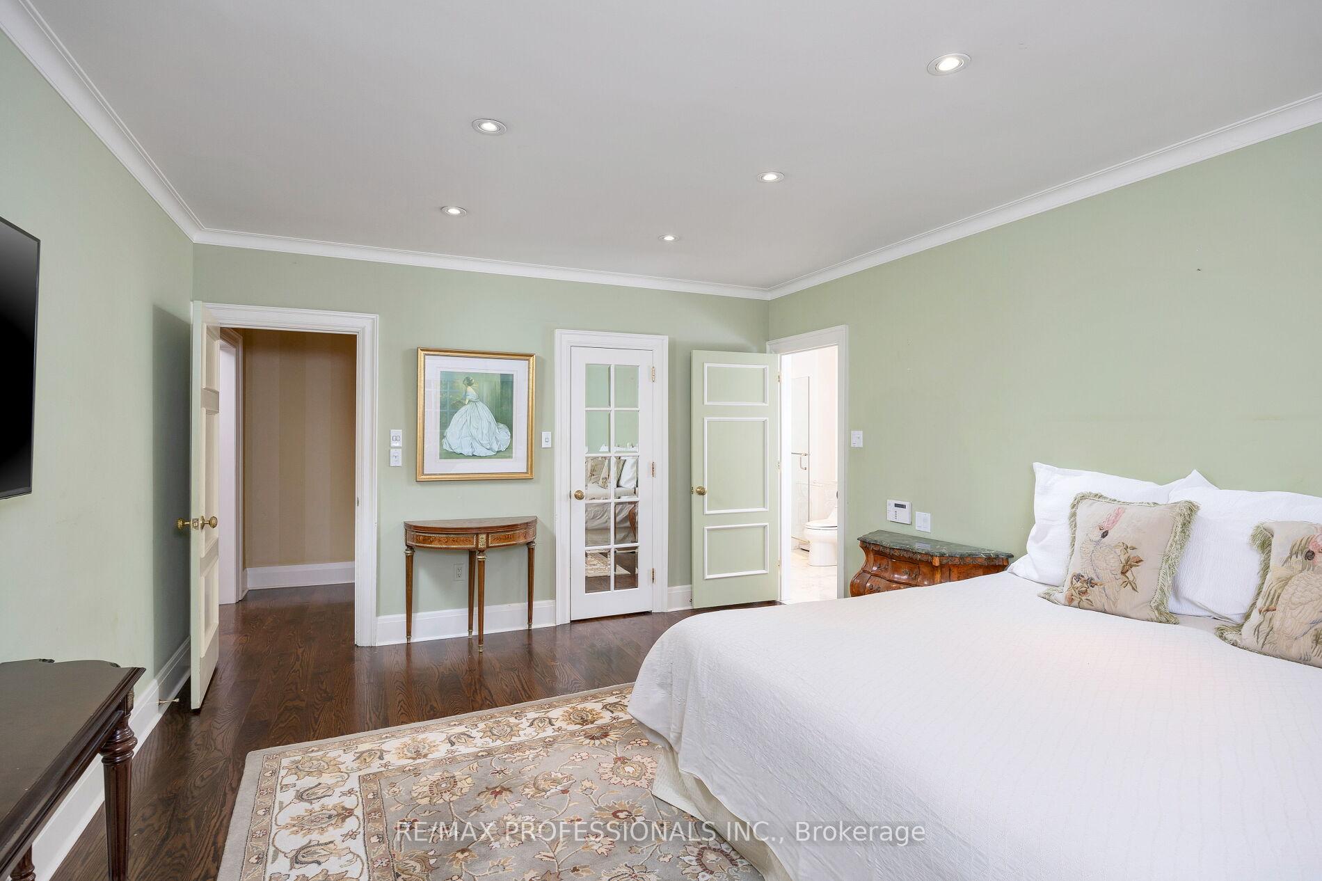 11 Kingsway Cres, Toronto, ON M8X2P9 | 5 Bedroom 7 Bathroom Detached House | Image 18