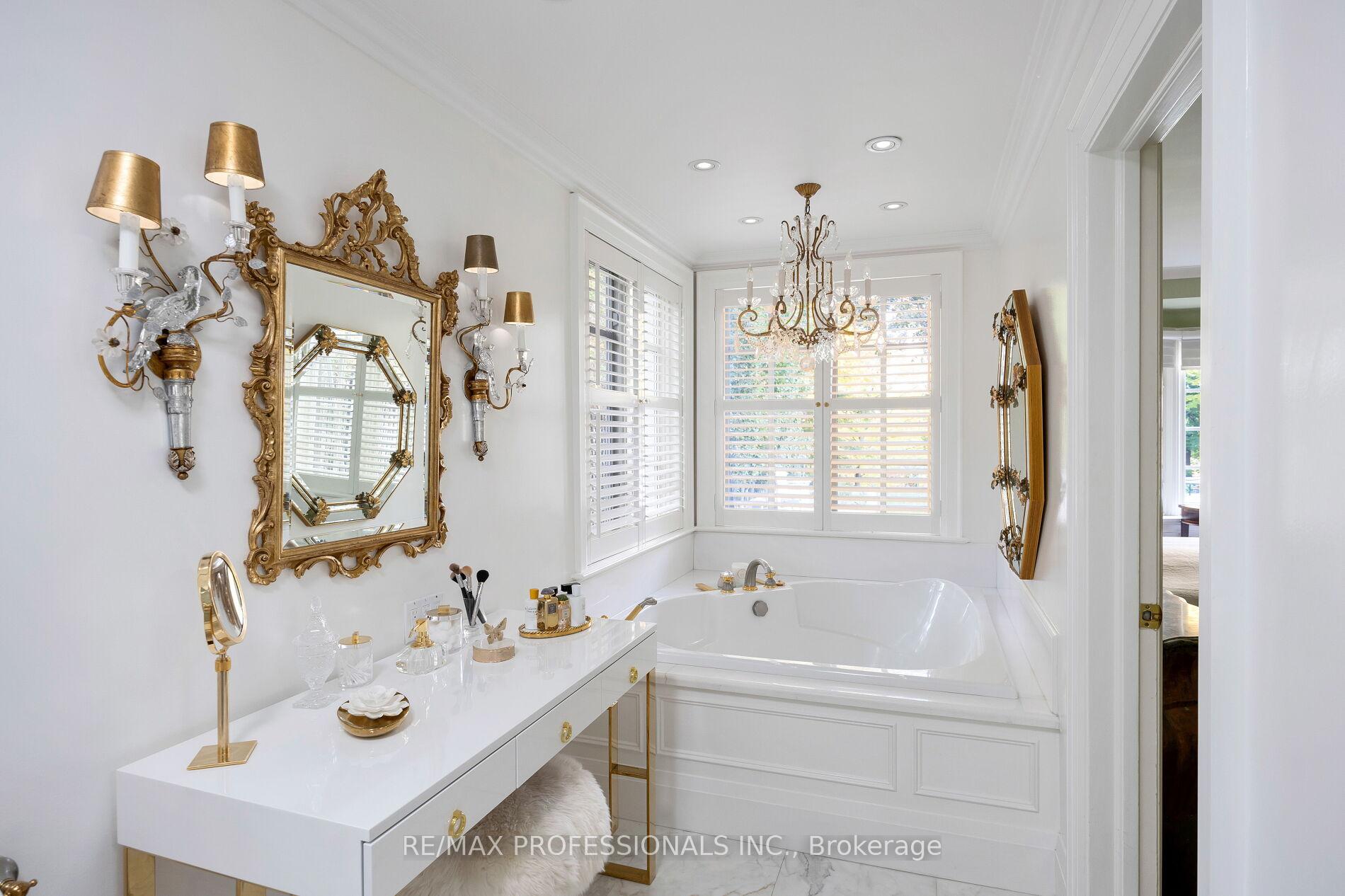 11 Kingsway Cres, Toronto, ON M8X2P9 | 5 Bedroom 7 Bathroom Detached House | Image 19