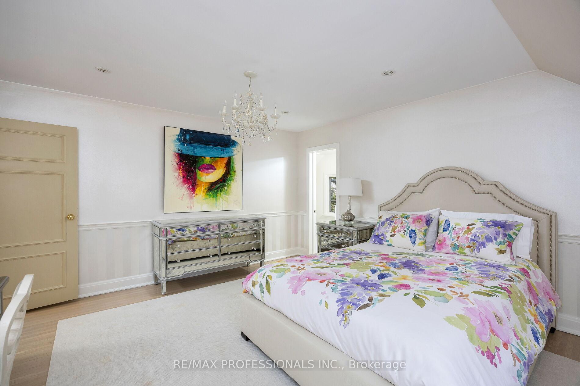 11 Kingsway Cres, Toronto, ON M8X2P9 | 5 Bedroom 7 Bathroom Detached House | Image 24