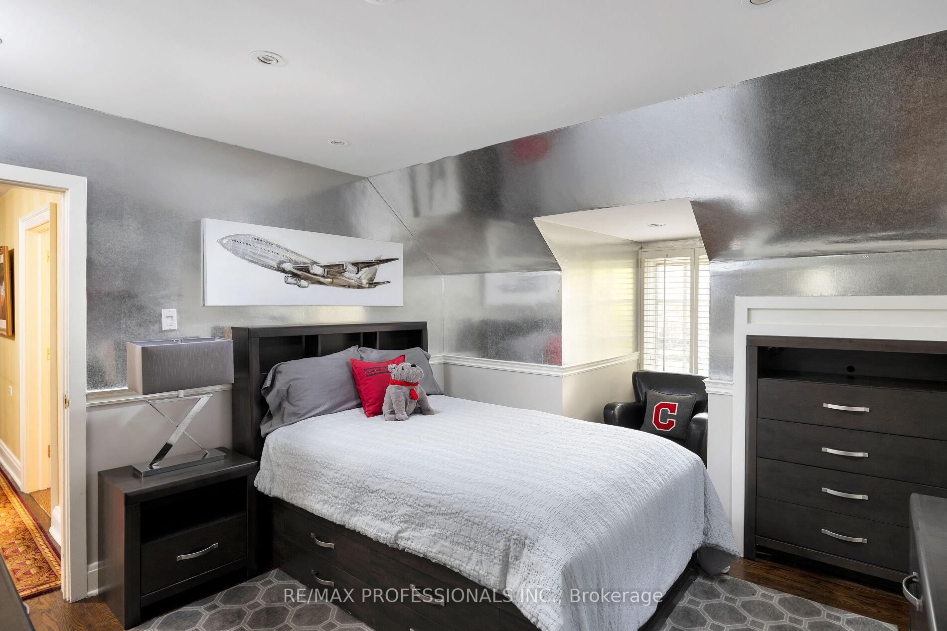 11 Kingsway Cres, Toronto, ON M8X2P9 | 5 Bedroom 7 Bathroom Detached House | Image 26