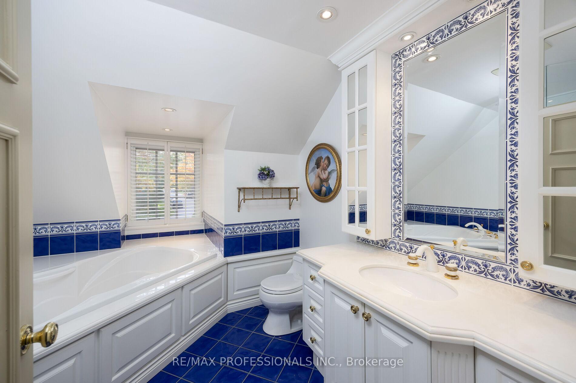 11 Kingsway Cres, Toronto, ON M8X2P9 | 5 Bedroom 7 Bathroom Detached House | Image 30