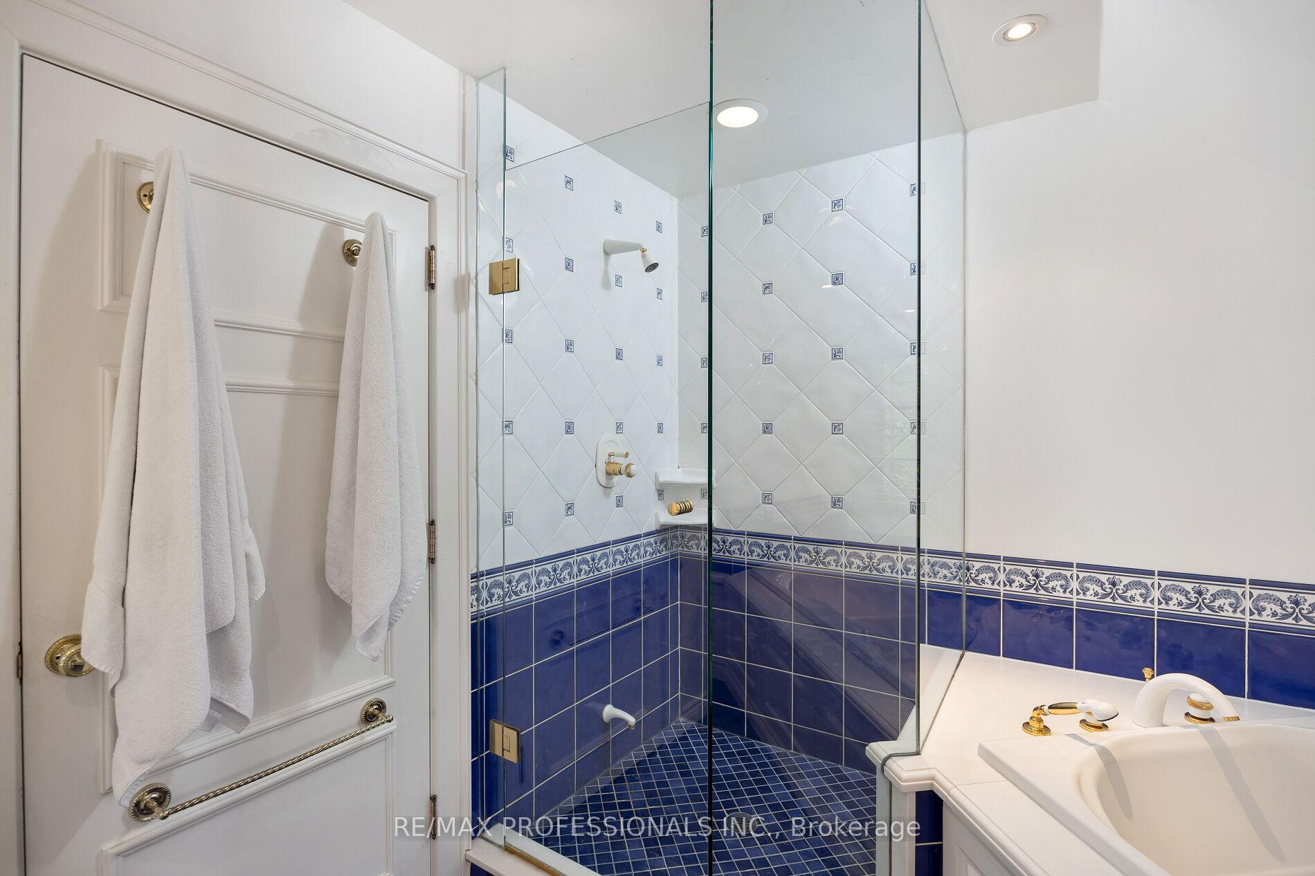 11 Kingsway Cres, Toronto, ON M8X2P9 | 5 Bedroom 7 Bathroom Detached House | Image 31