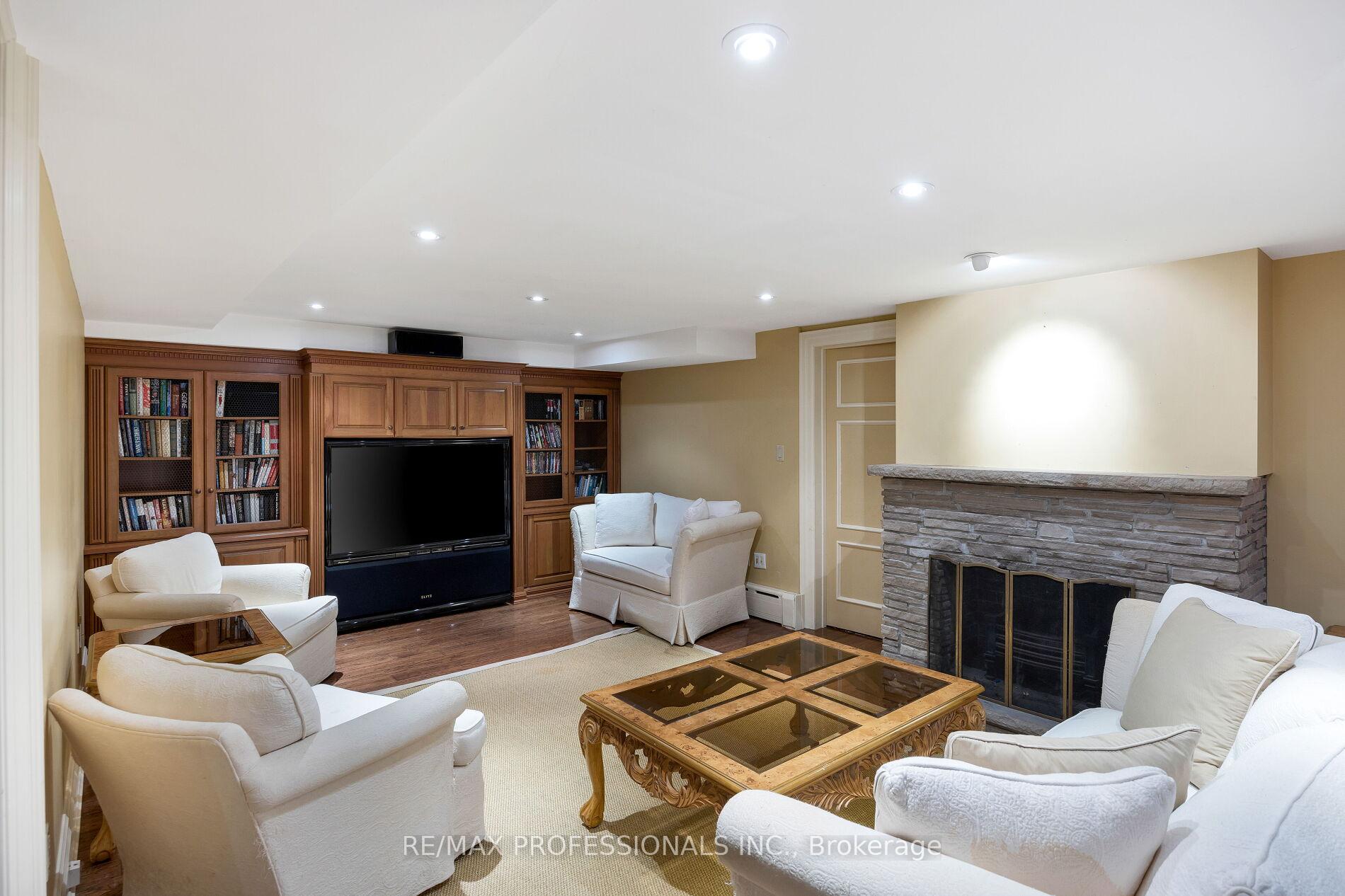 11 Kingsway Cres, Toronto, ON M8X2P9 | 5 Bedroom 7 Bathroom Detached House | Image 34