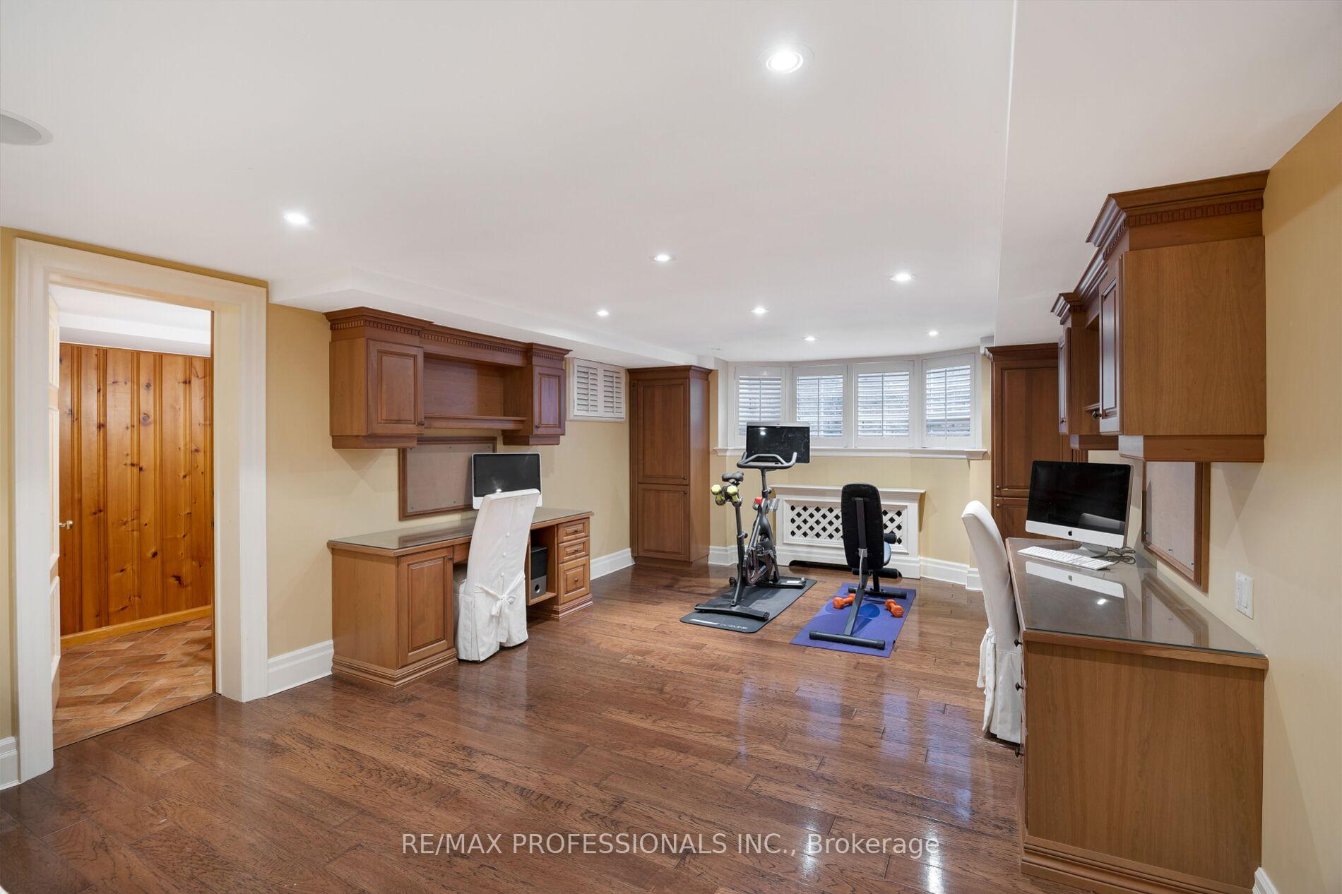 11 Kingsway Cres, Toronto, ON M8X2P9 | 5 Bedroom 7 Bathroom Detached House | Image 35