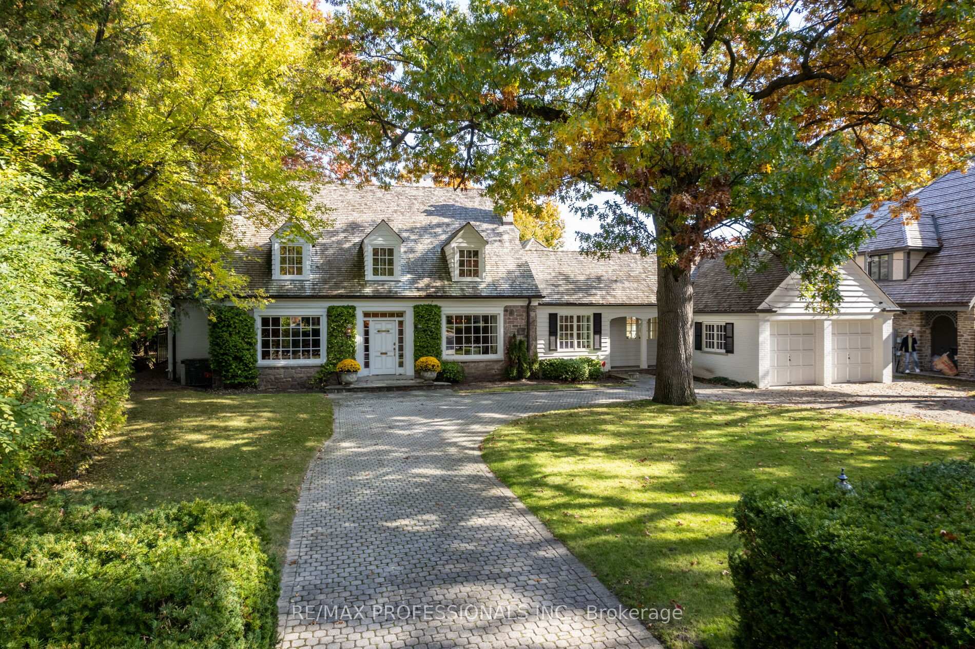 11 Kingsway Cres, Toronto, ON M8X2P9 | 5 Bedroom 7 Bathroom Detached House | Image 36