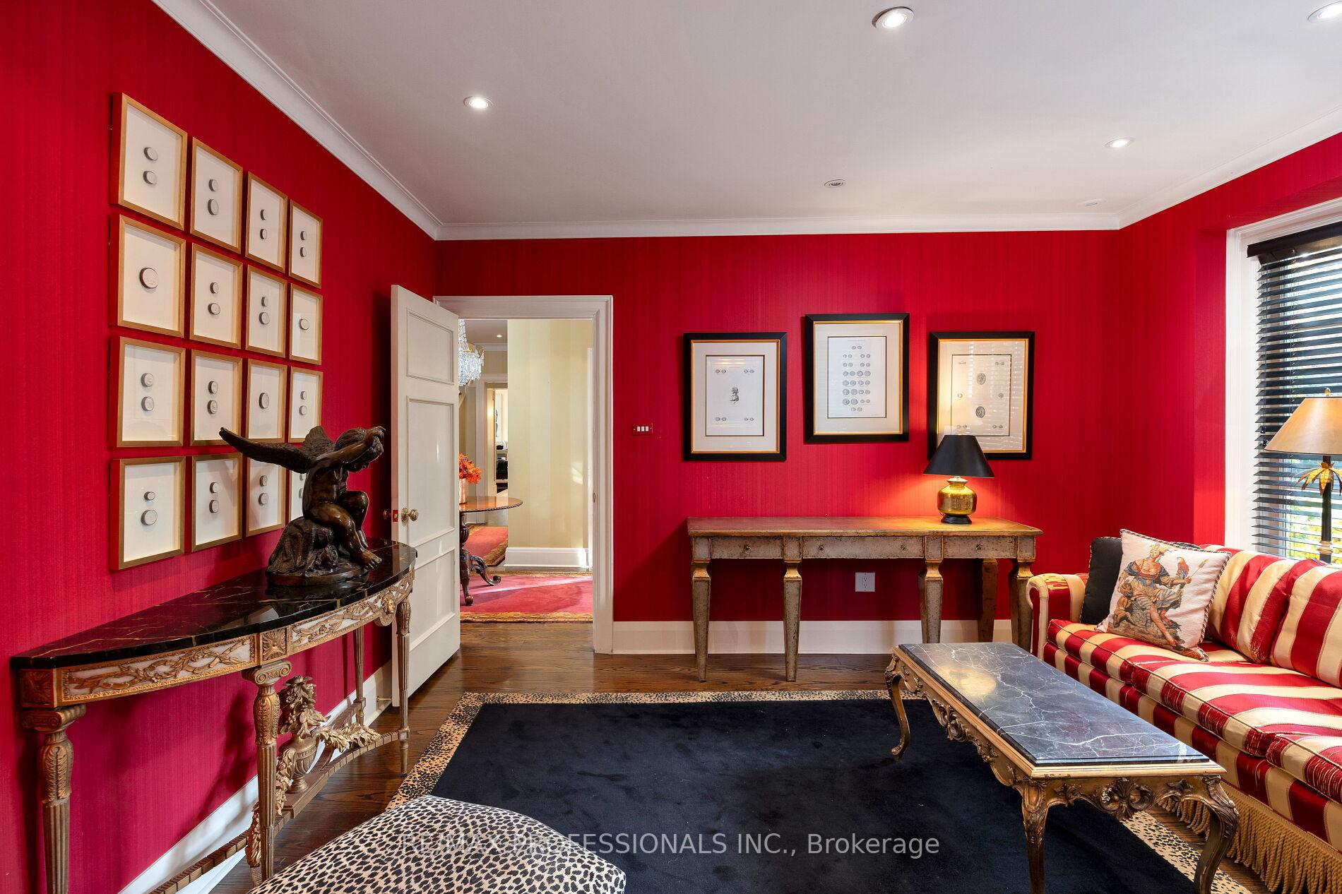 11 Kingsway Cres, Toronto, ON M8X2P9 | 5 Bedroom 7 Bathroom Detached House | Image 9