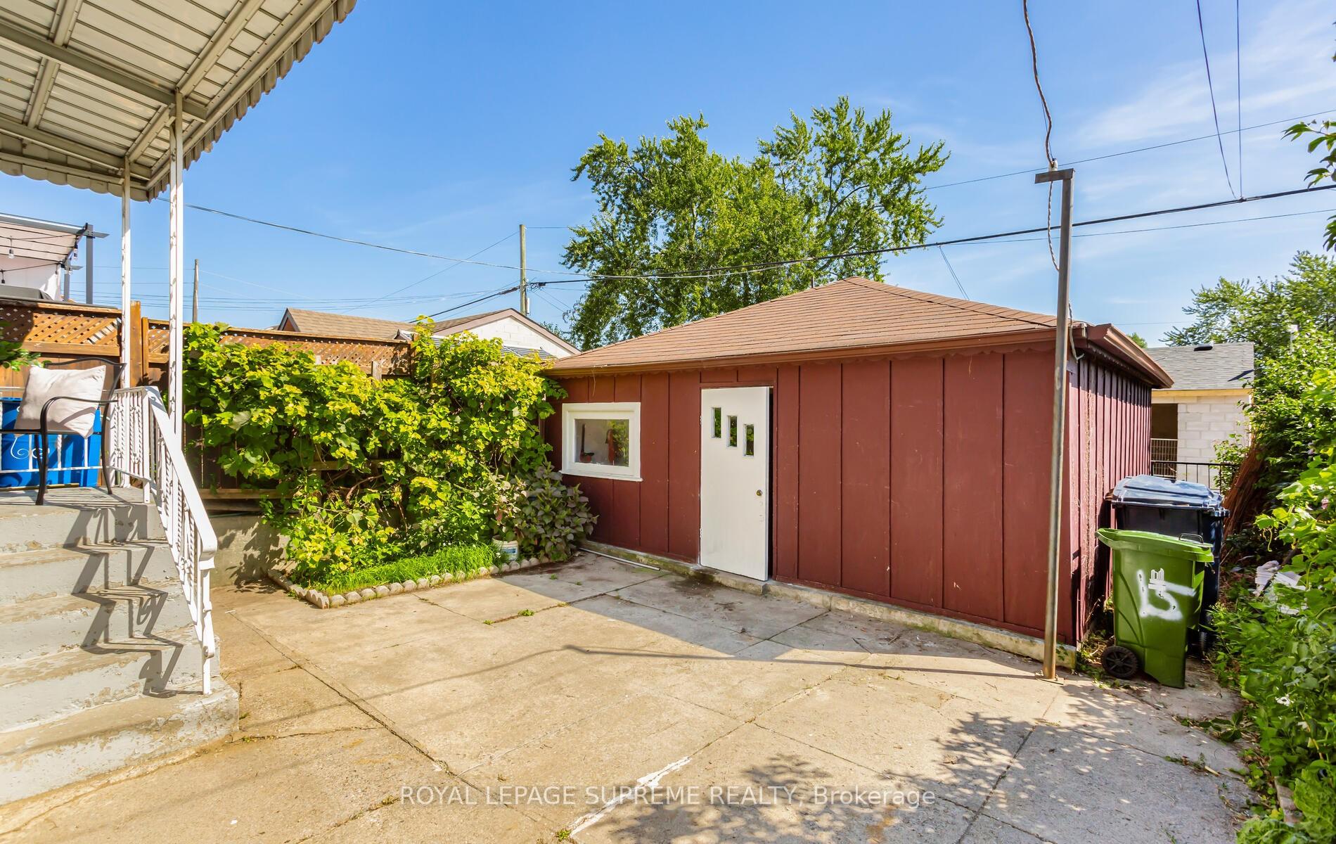 15 Corbett Ave, Toronto, ON M6N1V2 | 4 Bedroom 2 Bathroom Detached House | Image 37