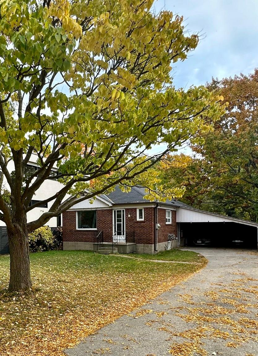 15 Delroy Dr, Toronto, ON M8Y1M8 | 3 Bedroom 2 Bathroom Detached House | Image 3