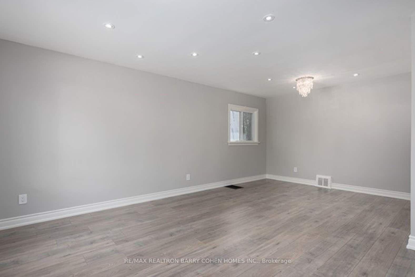 15 Delroy Dr, Toronto, ON M8Y1M8 | 3 Bedroom 2 Bathroom Detached House | Image 5