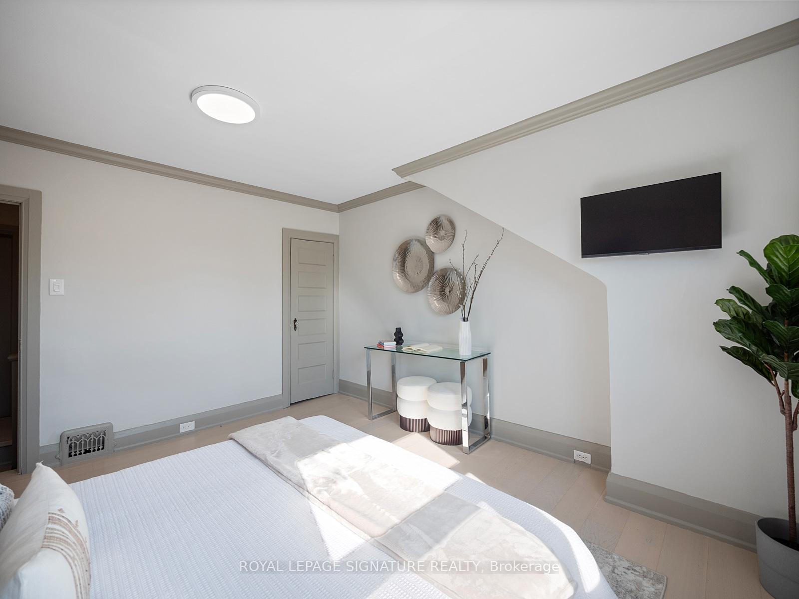 18 Page Ave, Toronto, ON M6S2P5 | 2 Bedroom 2 Bathroom Semi-Detached House | Image 23