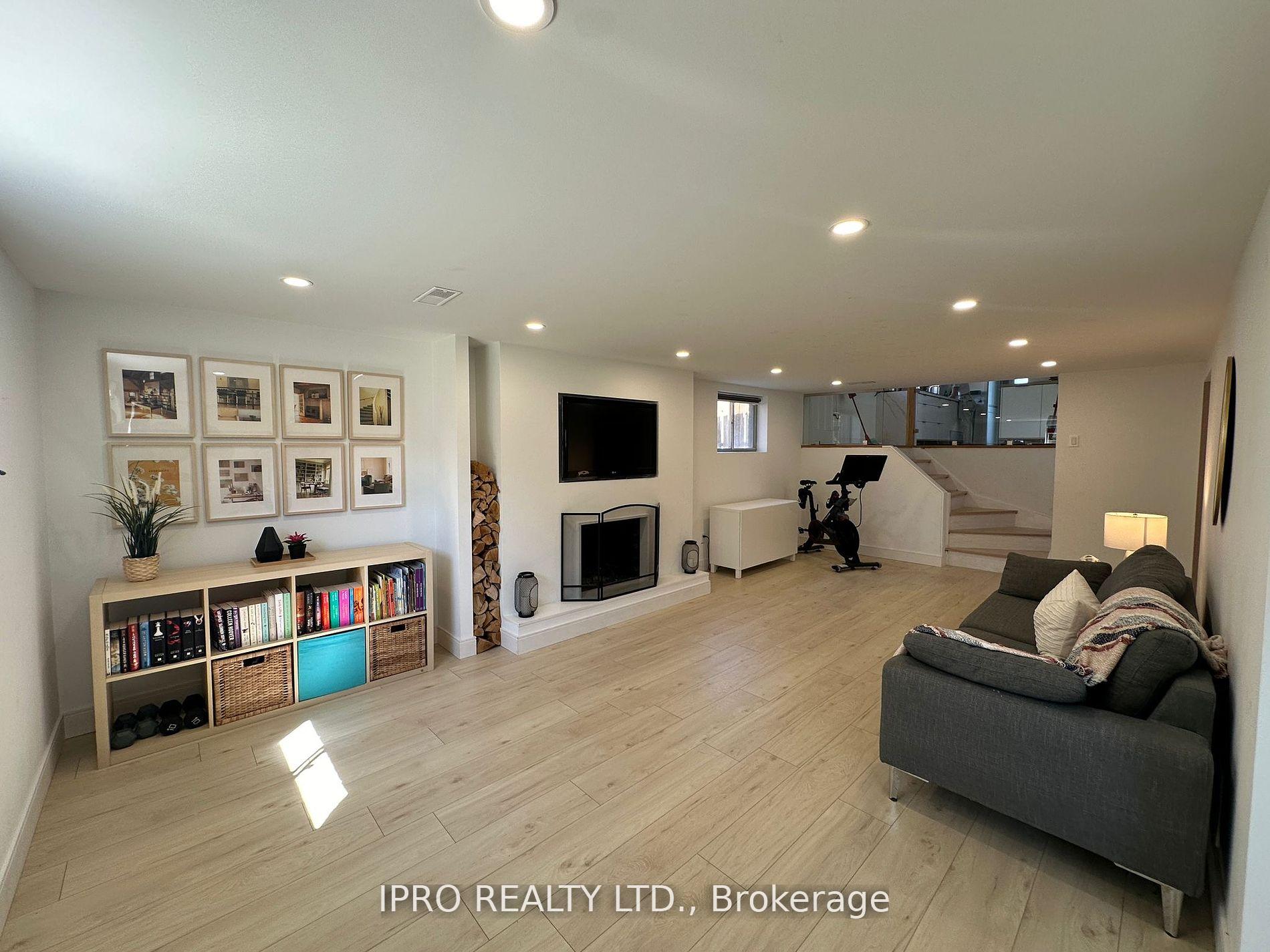 199 Willowridge Rd, Toronto, ON M9R3Z8 | 3 Bedroom 3 Bathroom Detached House | Image 11