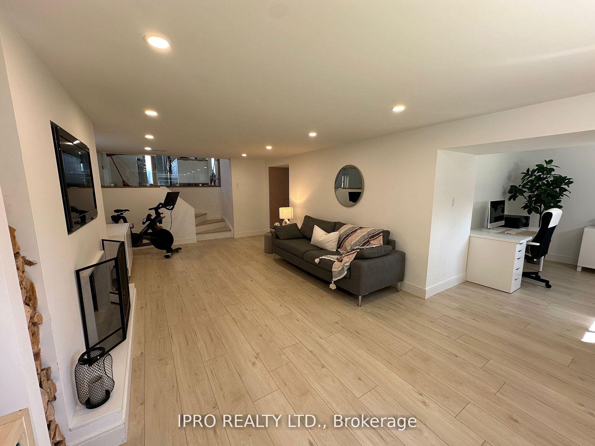 199 Willowridge Rd, Toronto, ON M9R3Z8 | 3 Bedroom 3 Bathroom Detached House | Image 12