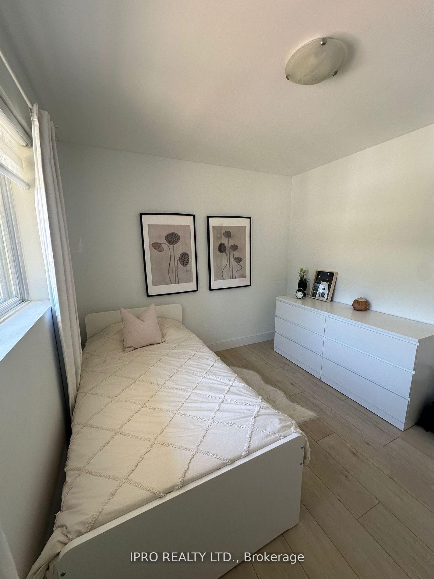 199 Willowridge Rd, Toronto, ON M9R3Z8 | 3 Bedroom 3 Bathroom Detached House | Image 14