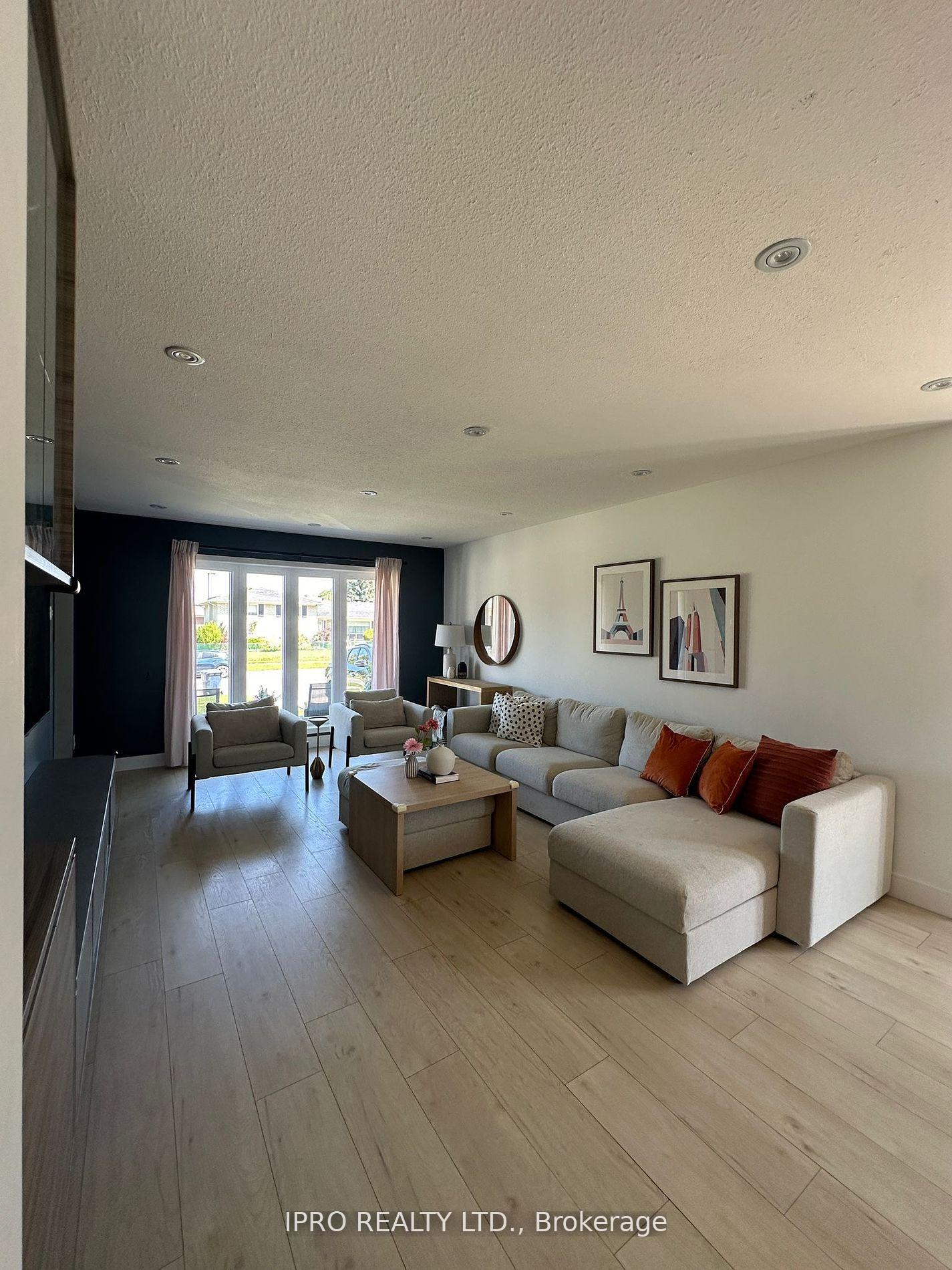 199 Willowridge Rd, Toronto, ON M9R3Z8 | 3 Bedroom 3 Bathroom Detached House | Image 9