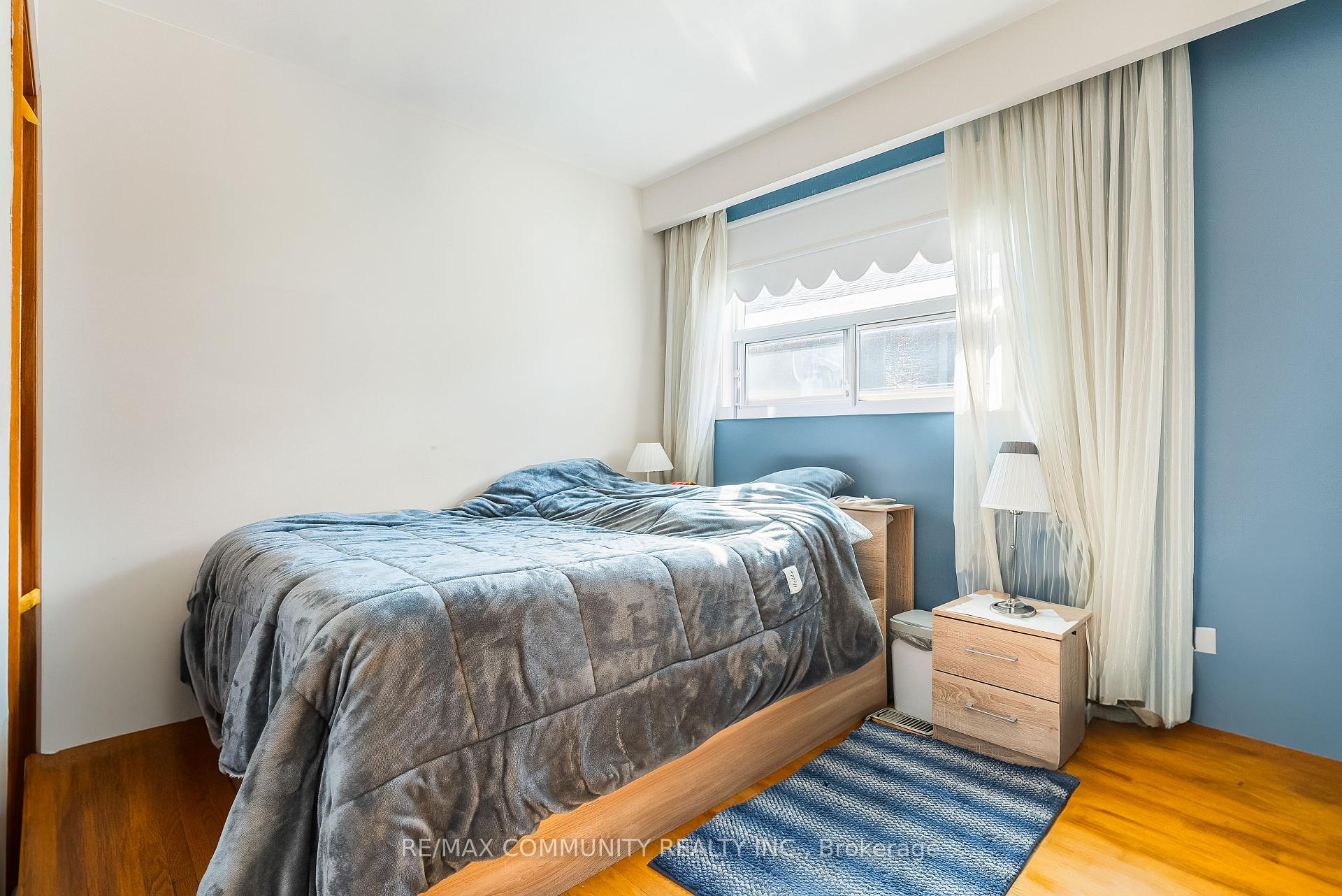 106 Victory Dr, Toronto, ON M3M2J8 | 3 Bedroom 2 Bathroom Semi-Detached House | Image 12