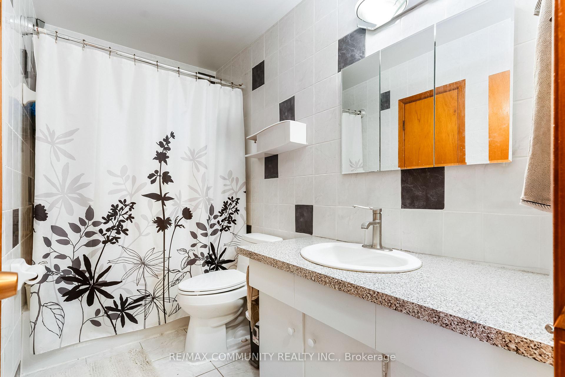 106 Victory Dr, Toronto, ON M3M2J8 | 3 Bedroom 2 Bathroom Semi-Detached House | Image 13