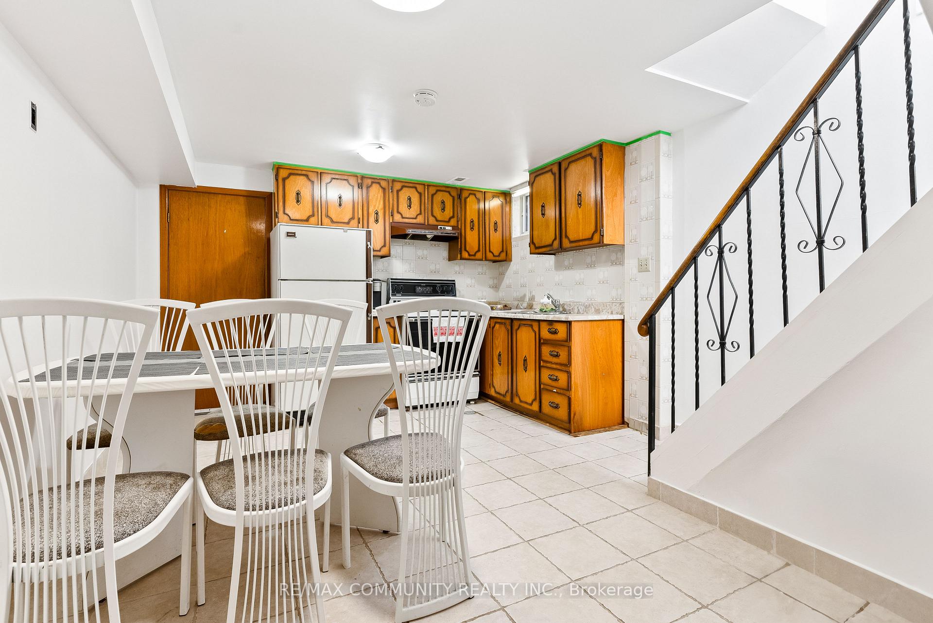 106 Victory Dr, Toronto, ON M3M2J8 | 3 Bedroom 2 Bathroom Semi-Detached House | Image 15