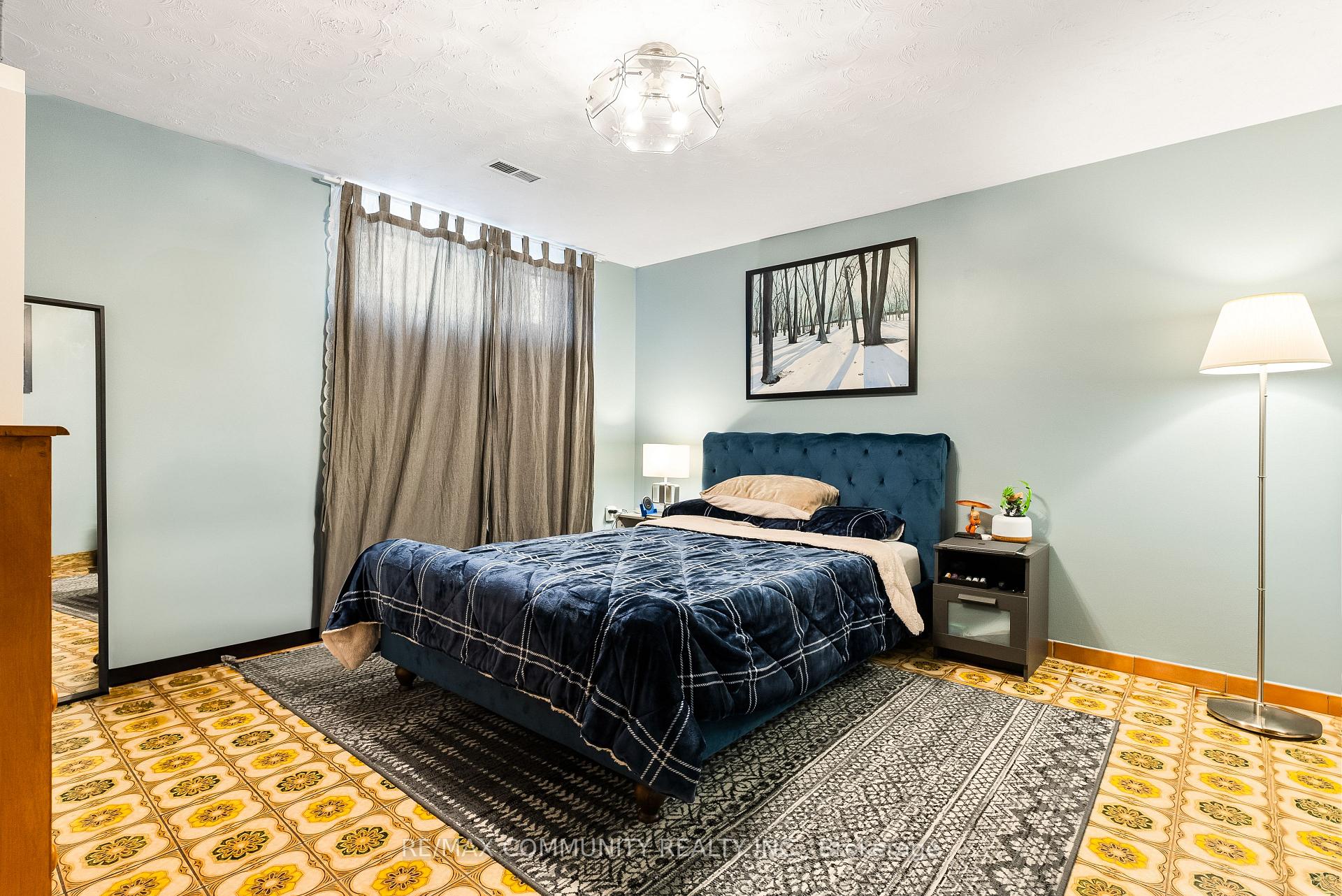 106 Victory Dr, Toronto, ON M3M2J8 | 3 Bedroom 2 Bathroom Semi-Detached House | Image 16