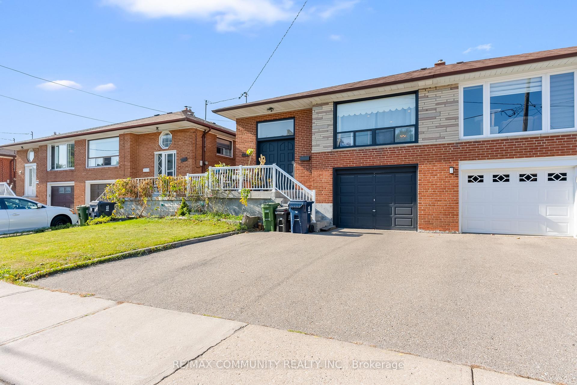 106 Victory Dr, Toronto, ON M3M2J8 | 3 Bedroom 2 Bathroom Semi-Detached House | Image 2