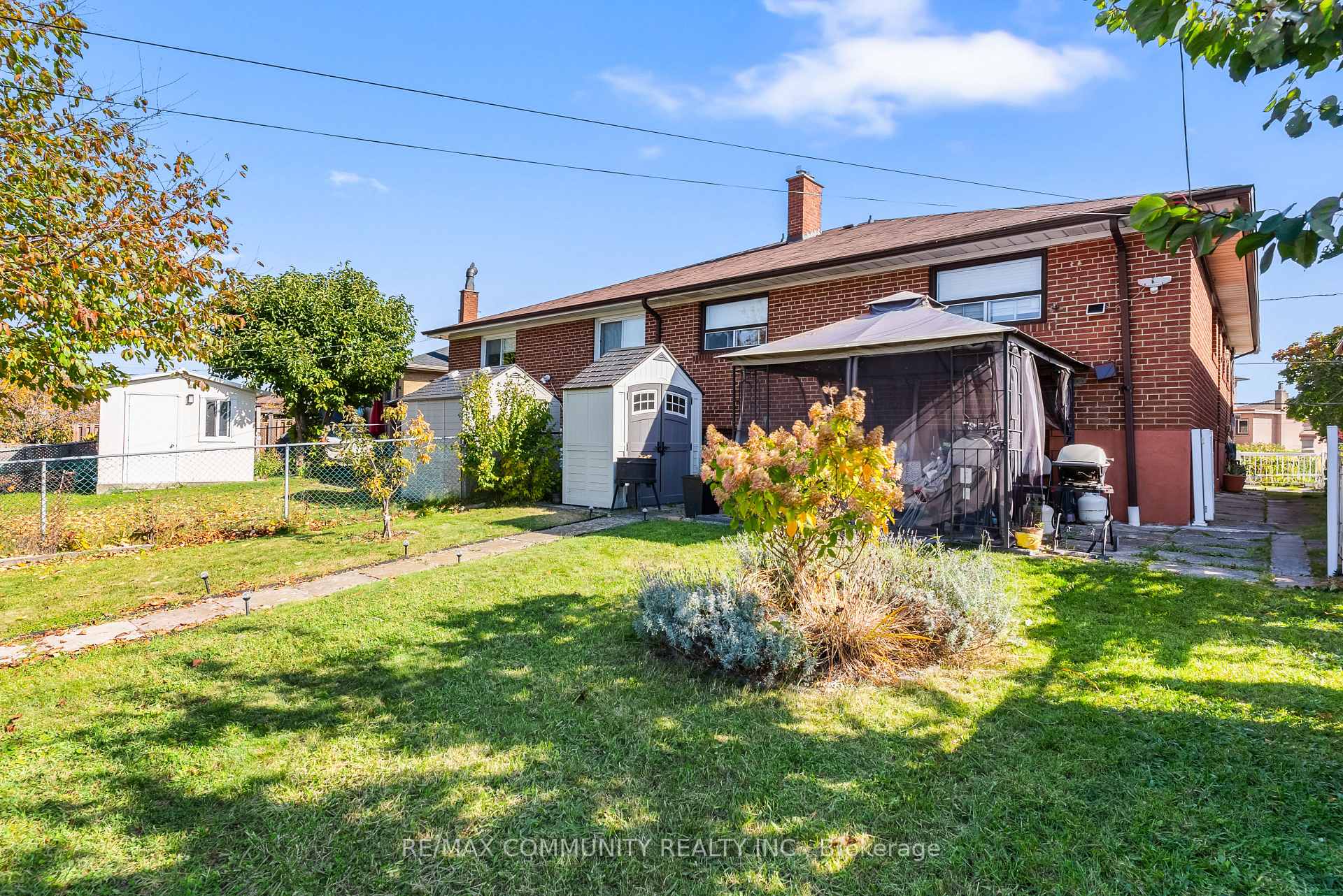 106 Victory Dr, Toronto, ON M3M2J8 | 3 Bedroom 2 Bathroom Semi-Detached House | Image 21