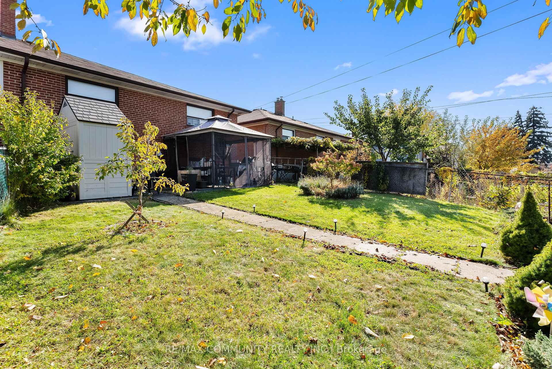 106 Victory Dr, Toronto, ON M3M2J8 | 3 Bedroom 2 Bathroom Semi-Detached House | Image 23