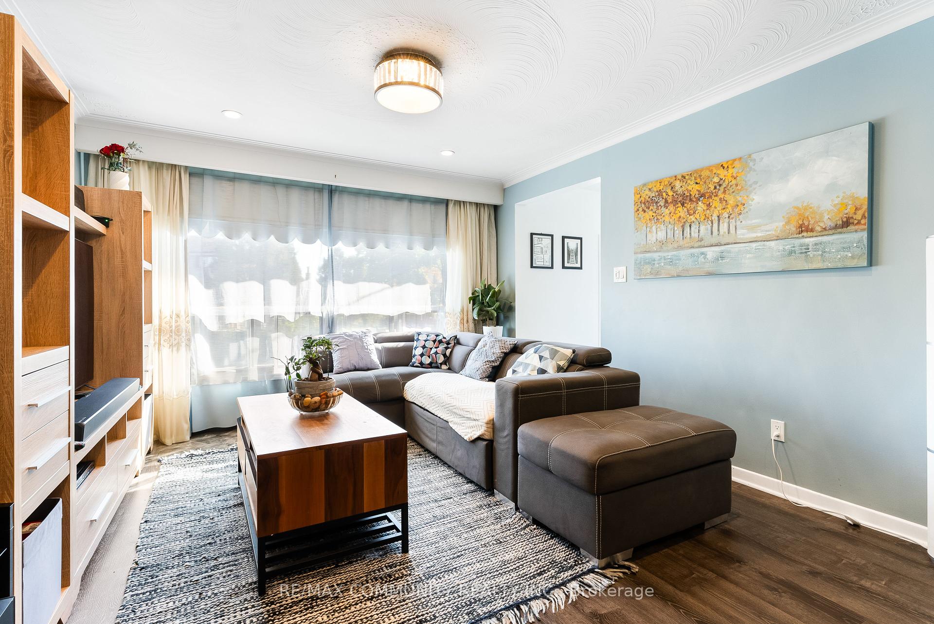 106 Victory Dr, Toronto, ON M3M2J8 | 3 Bedroom 2 Bathroom Semi-Detached House | Image 8