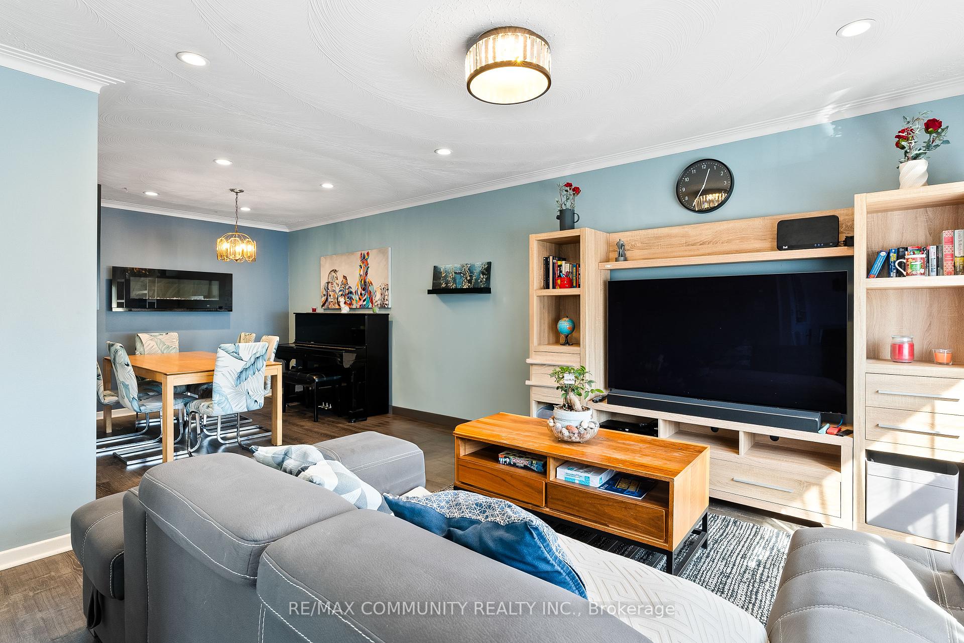 106 Victory Dr, Toronto, ON M3M2J8 | 3 Bedroom 2 Bathroom Semi-Detached House | Image 9