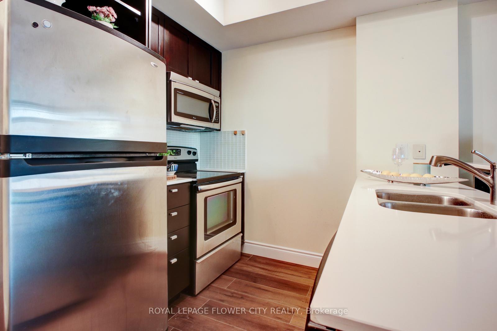 #2407 - 103 The Queensway Ave, Toronto, ON M6S5B3 | 1 Bedroom 1 Bathroom Condo Apt | Image 10