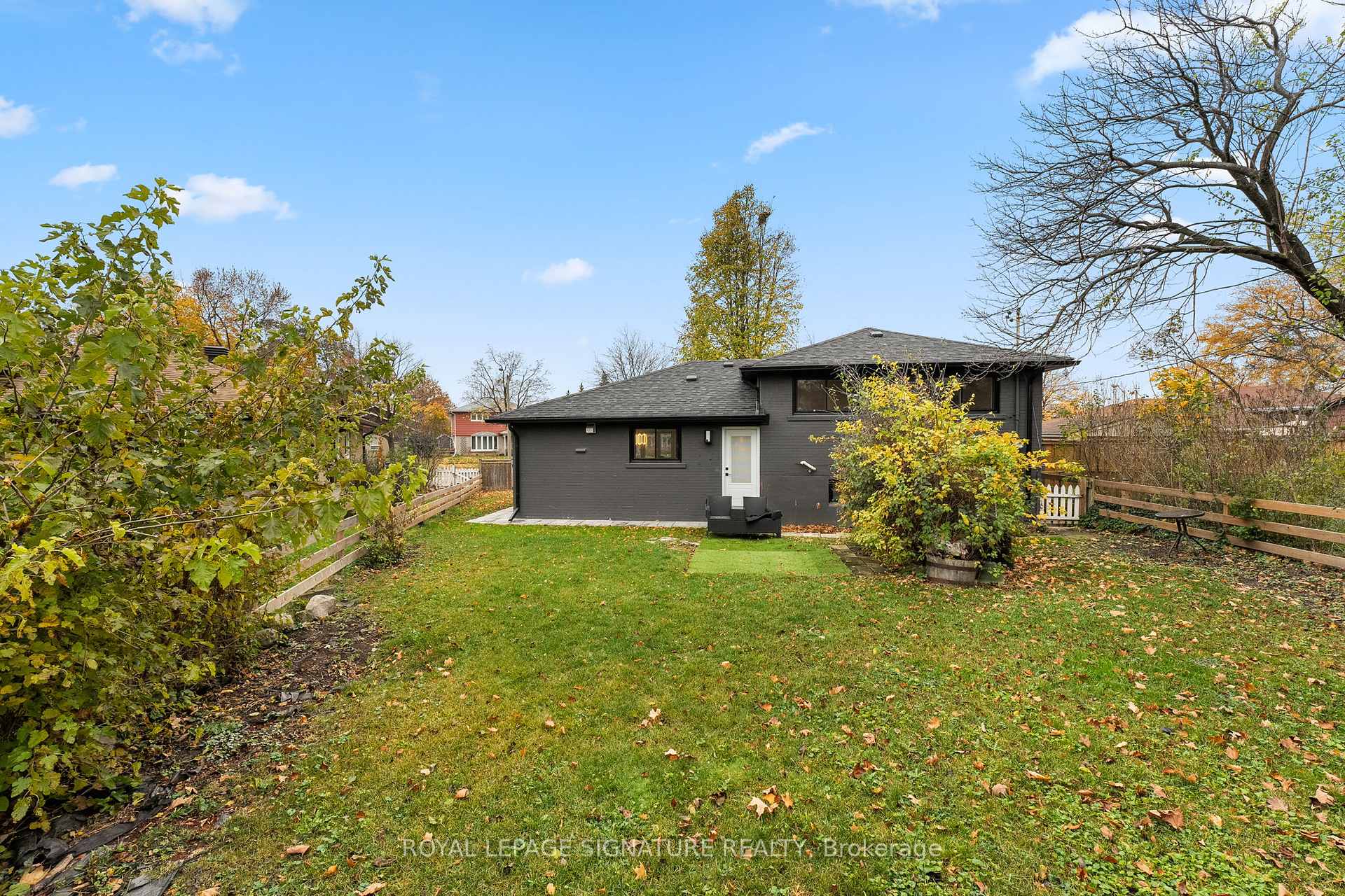 26 Vanderbrent Cres, Toronto, ON M9R3W8 | 3 Bedroom 2 Bathroom Detached House | Image 31