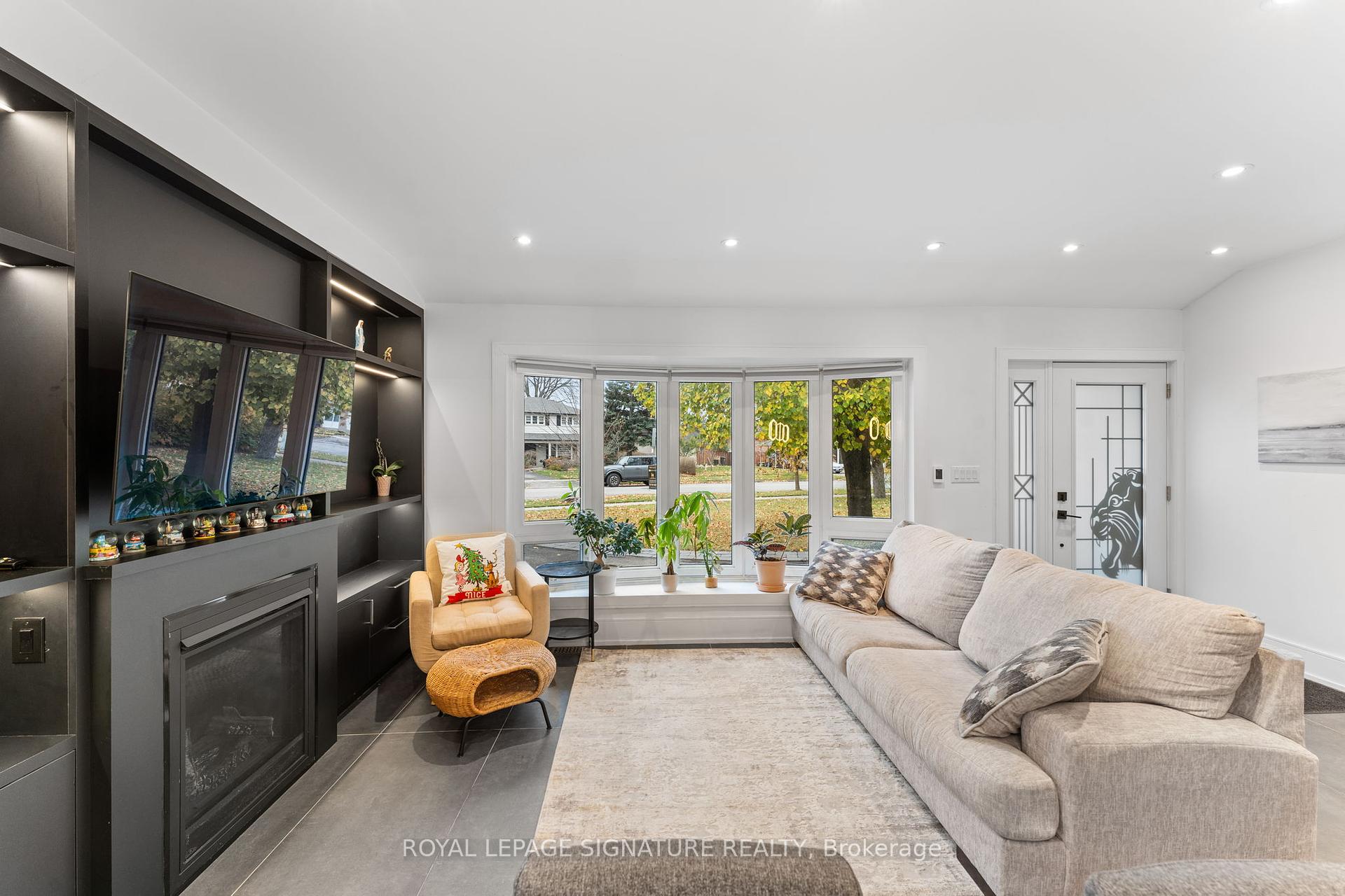 26 Vanderbrent Cres, Toronto, ON M9R3W8 | 3 Bedroom 2 Bathroom Detached House | Image 7