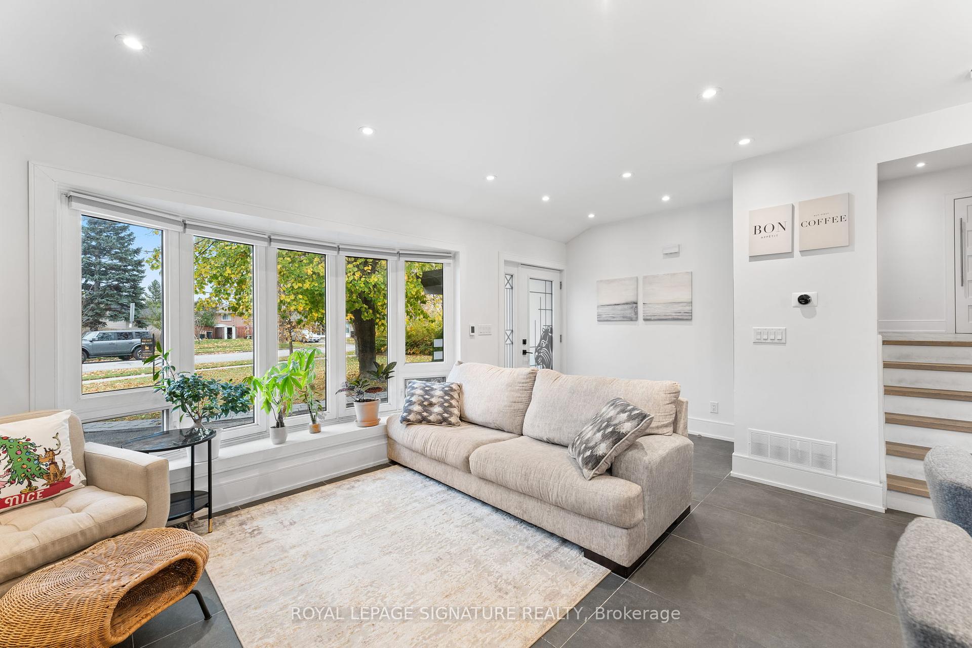 26 Vanderbrent Cres, Toronto, ON M9R3W8 | 3 Bedroom 2 Bathroom Detached House | Image 9